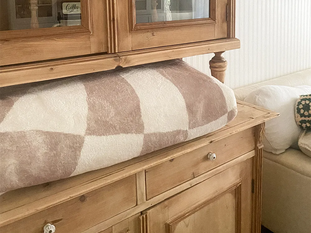Logan Beige and Ivory Abstract Checkered Washable Rug