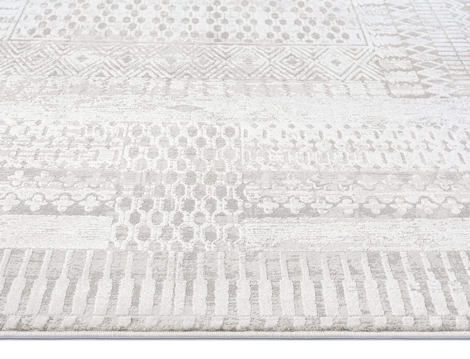 Makeda Ivory and Grey Distressed Tribal Rug *NO RETURNS UNLESS FAULTY