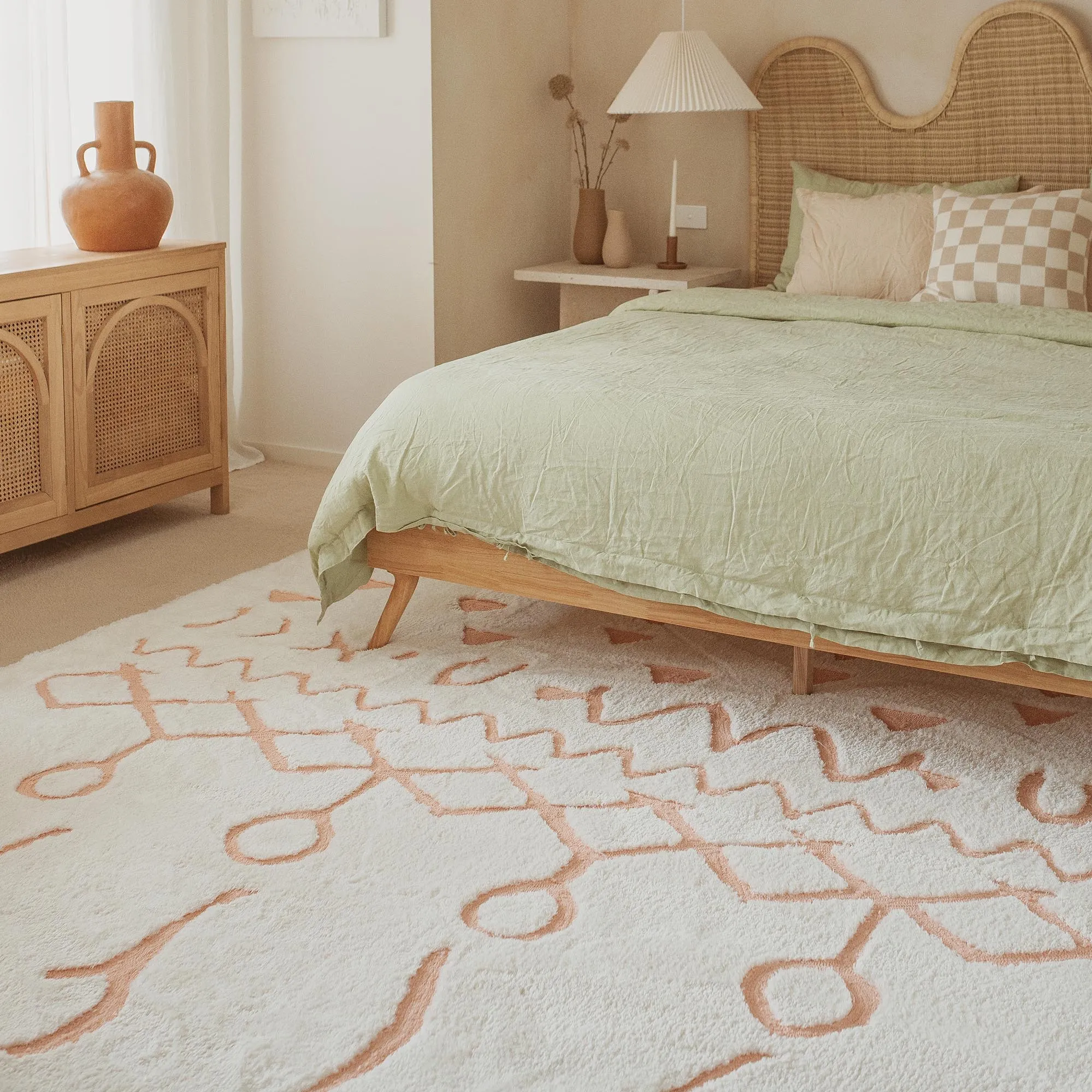 Matilda Cream and Peach Tribal Shag Rug *NO RETURNS UNLESS FAULTY