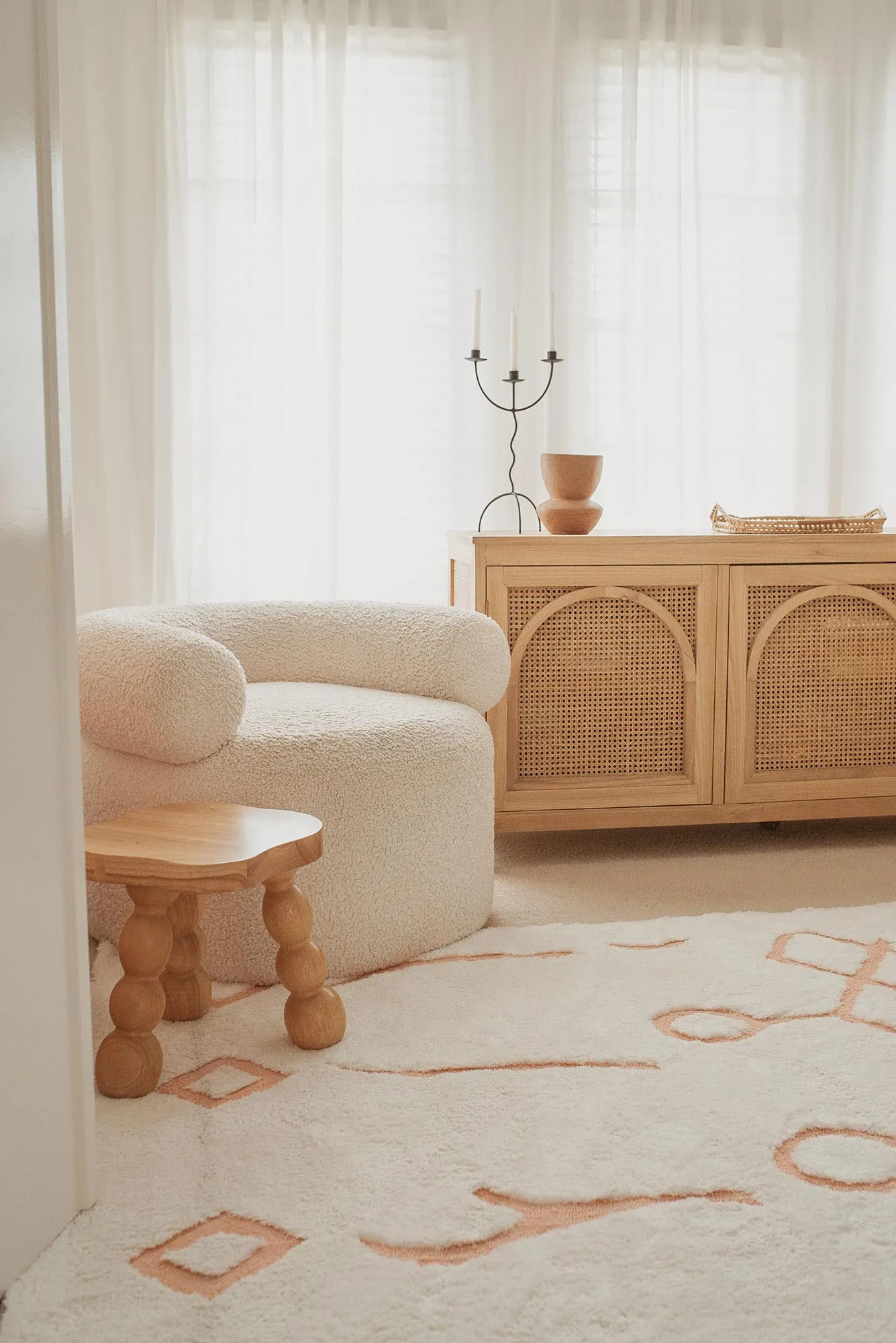 Matilda Cream and Peach Tribal Shag Rug *NO RETURNS UNLESS FAULTY