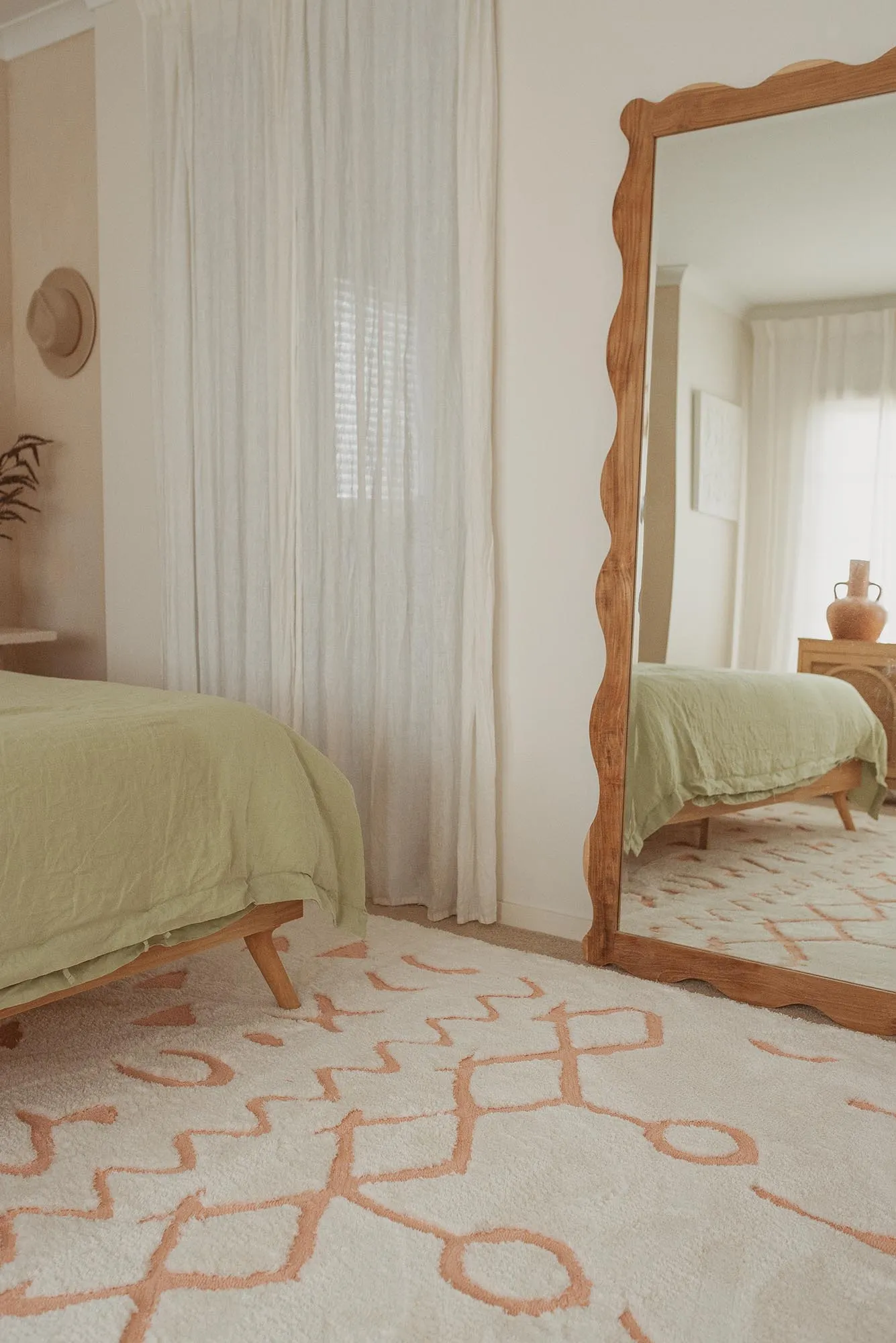 Matilda Cream and Peach Tribal Shag Rug *NO RETURNS UNLESS FAULTY
