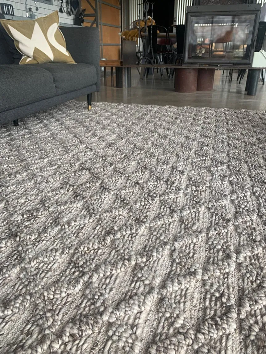 Mia Grey Lattice Wool Rug *NO RETURNS UNLESS FAULTY