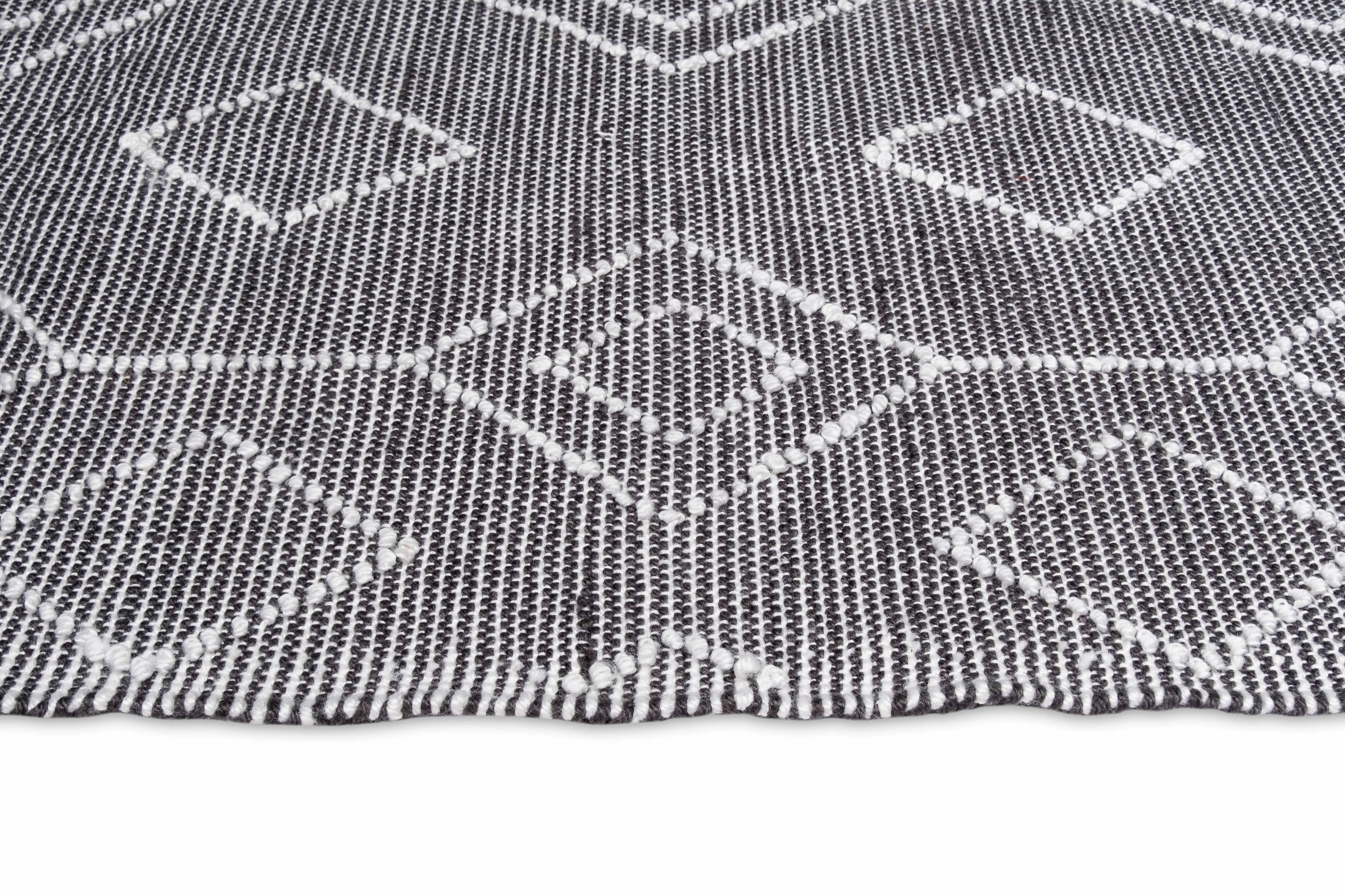 Mirabelle Black Indoor Outdoor Rug *NO RETURNS UNLESS FAULTY