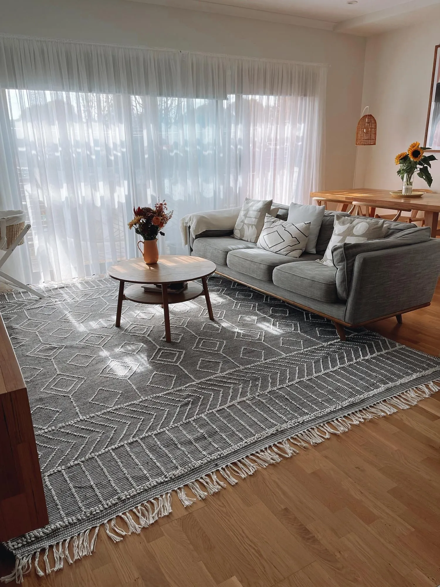 Mirabelle Black Indoor Outdoor Rug *NO RETURNS UNLESS FAULTY