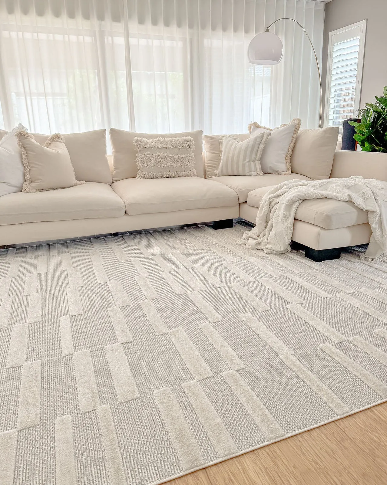 Miran Ivory Cream Striped Indoor Outdoor Rug *NO RETURNS UNLESS FAULTY