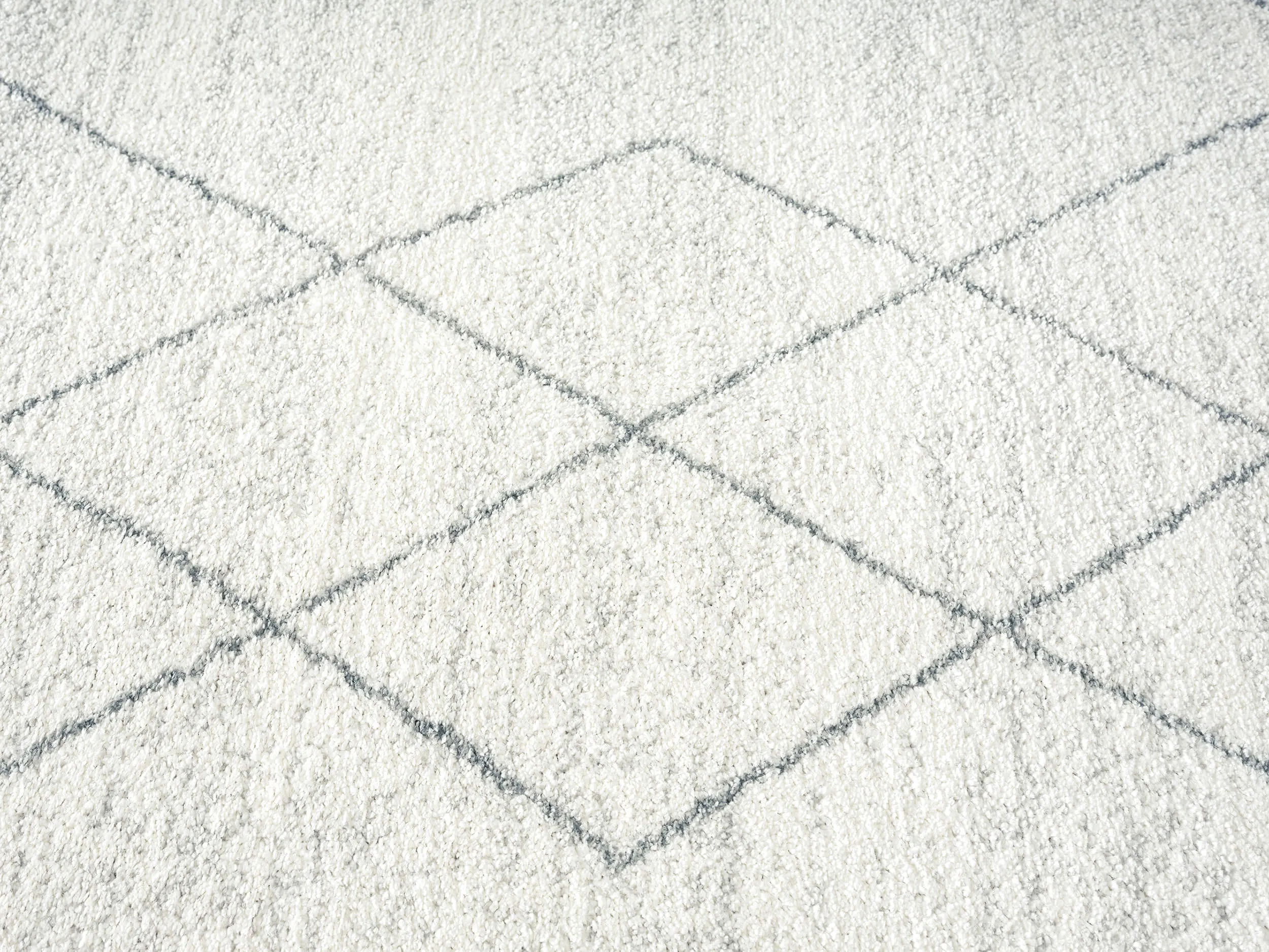 Naroa Grey and Ivory Diamond Tribal Rug