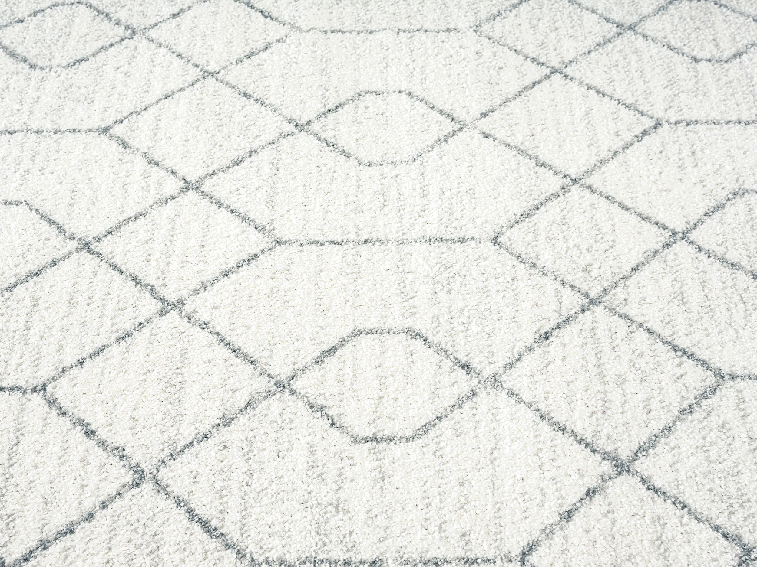 Neda Grey and Ivory Diamond Pattern Rug