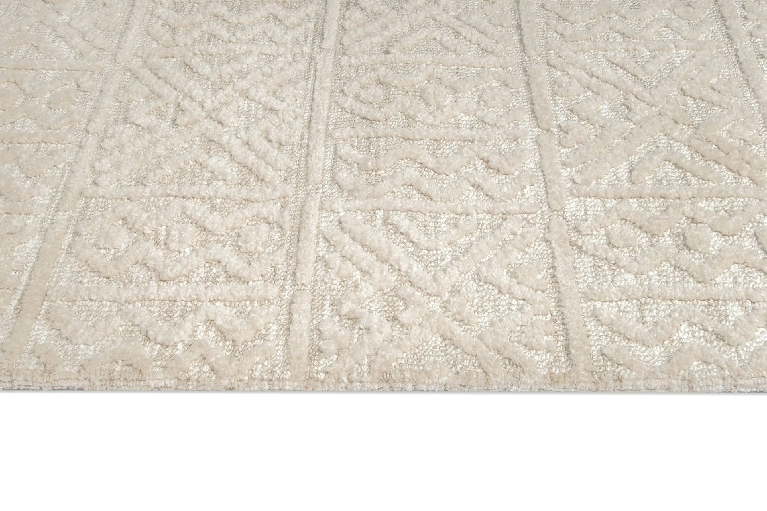 Neewa Beige and Ivory Tribal Transitional Rug