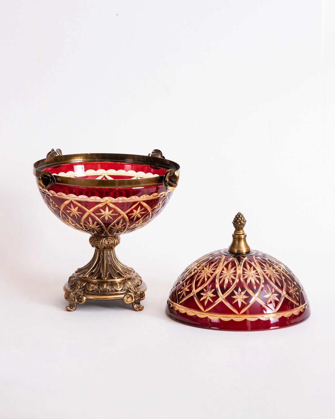 Ornamental Globe Decorative Lidded Vase - Red