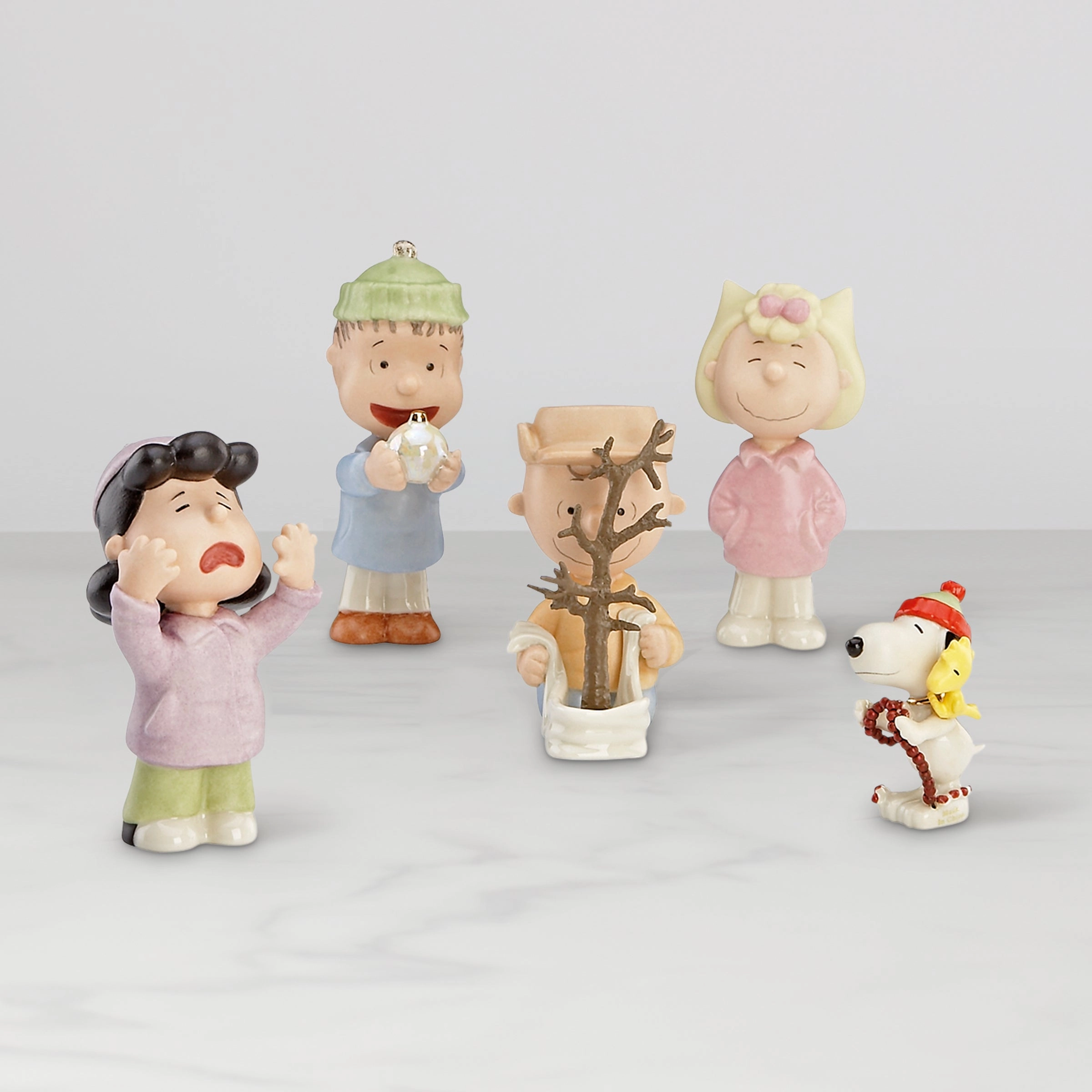 Peanuts 5-Piece "A Charlie Brown Christmas" Figurine Set