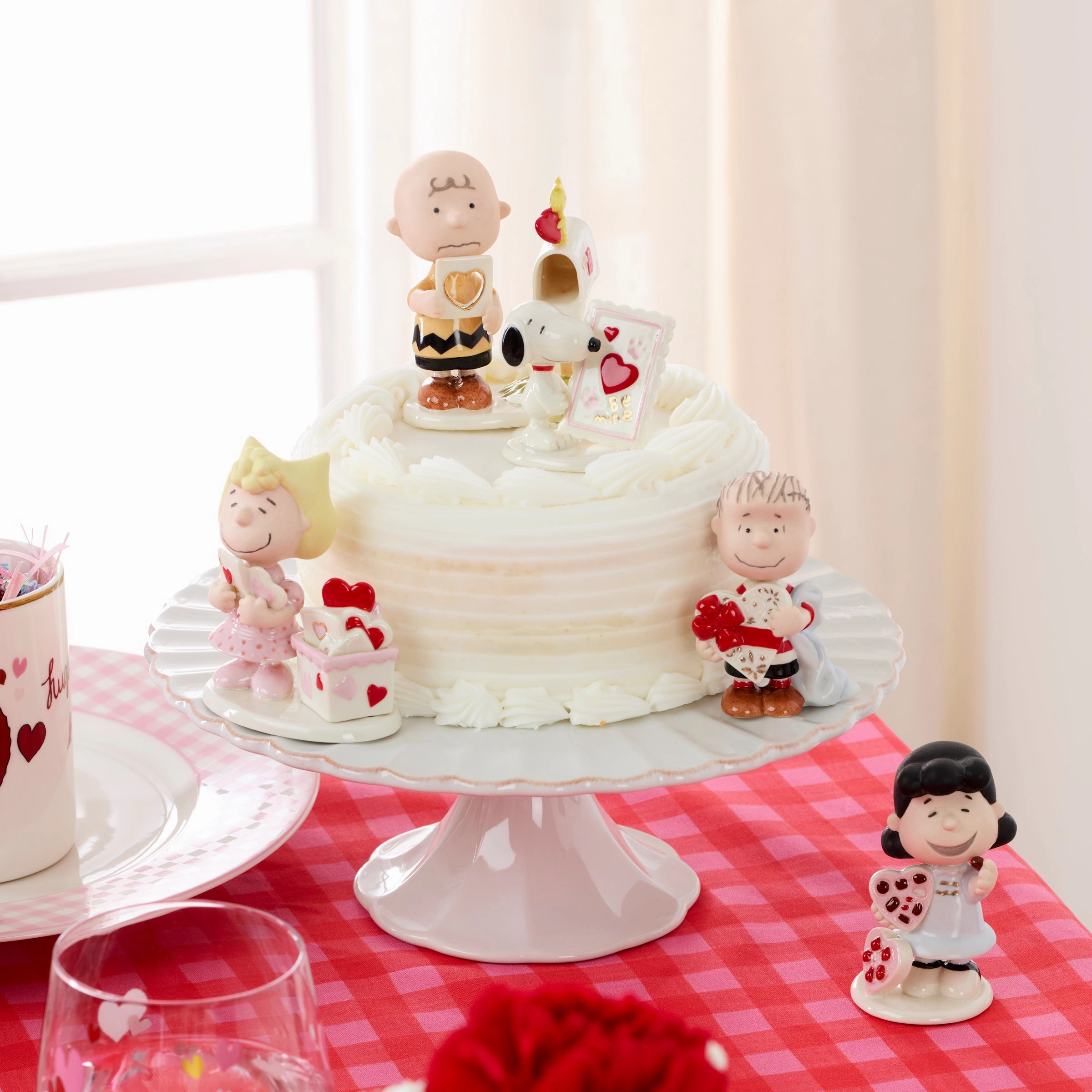 Peanuts 5-Piece Valentine's Figurine Set