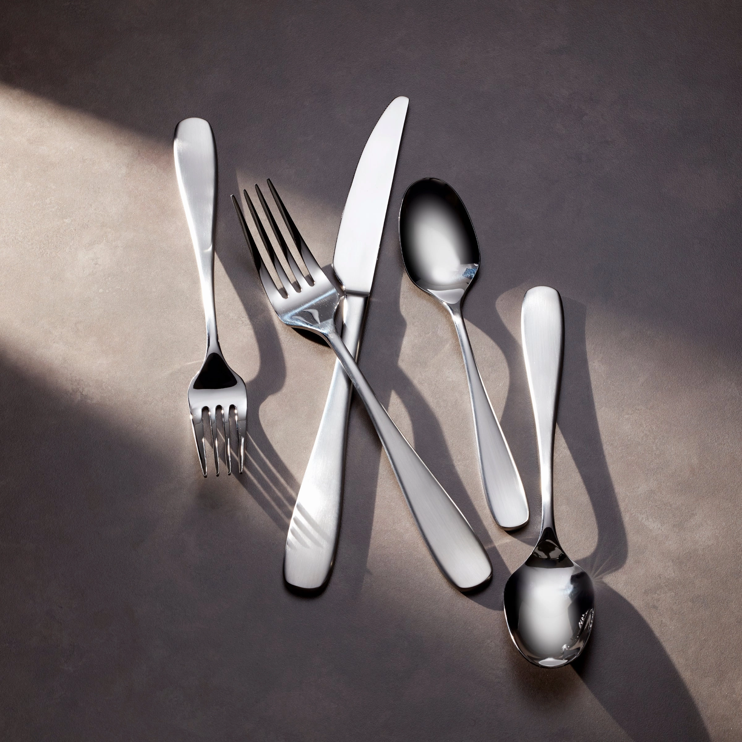 Peyton 42 Piece Flatware Set