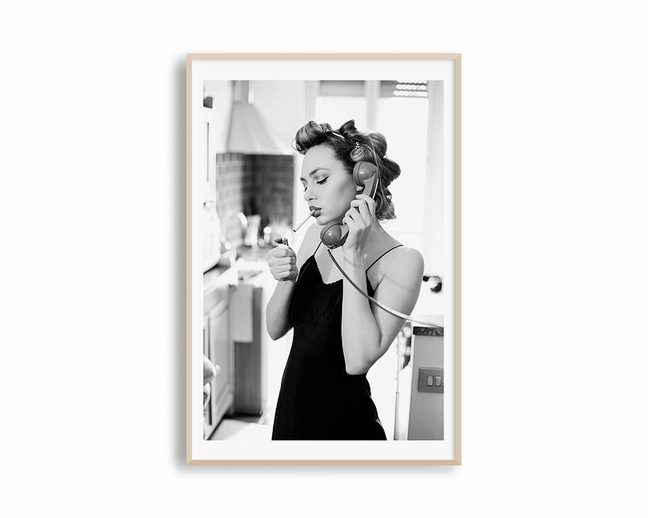 Poster Hub - Smoking Hot