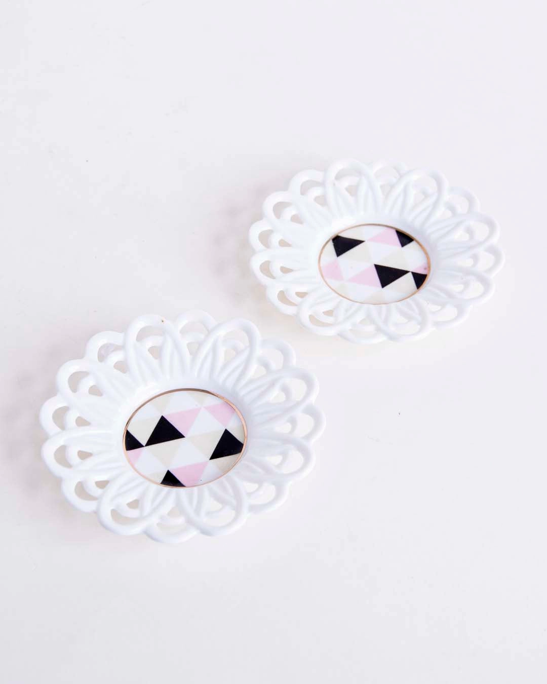 Pyramid Lace Edge Catchall - Set of 2