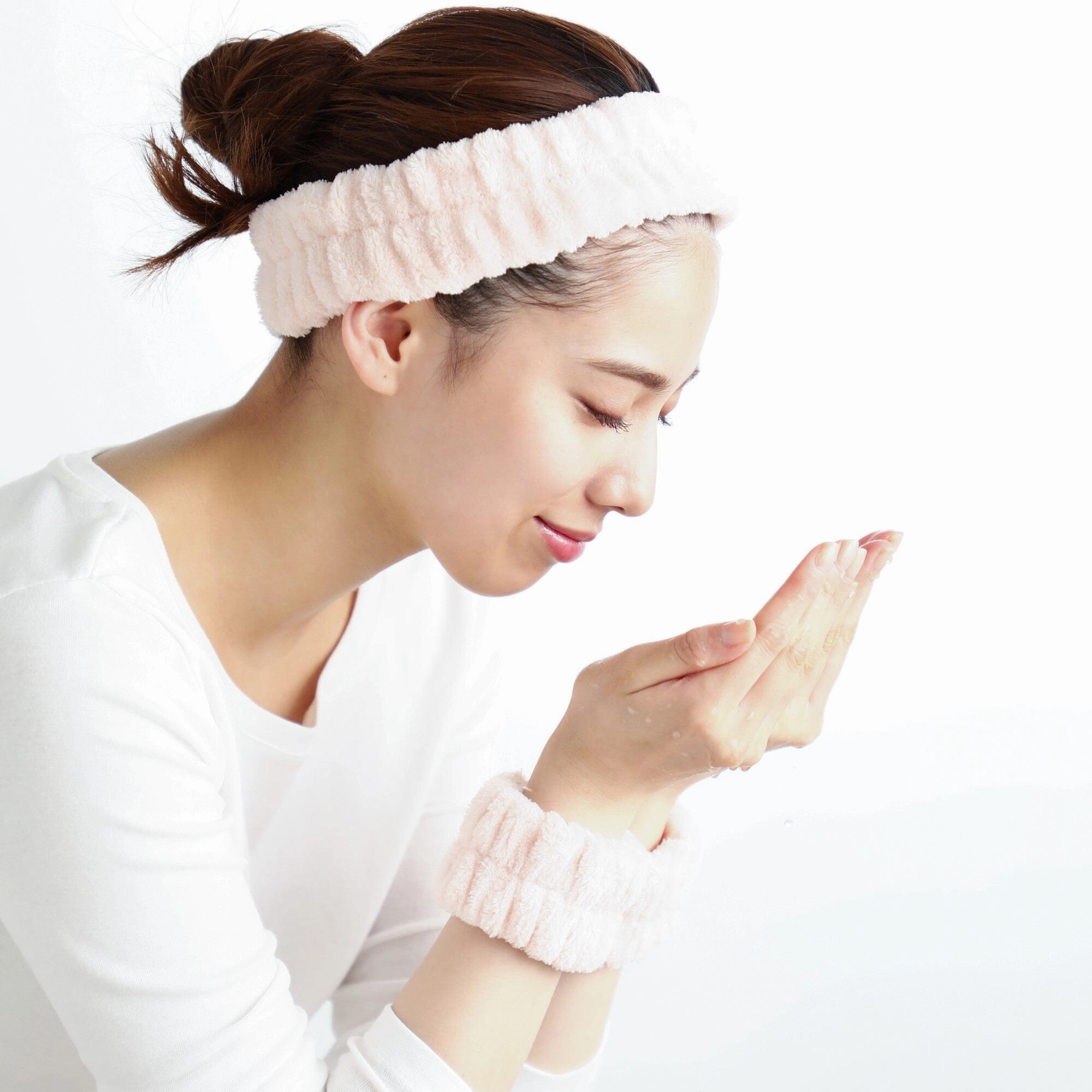 Repos Face Wash Set  White