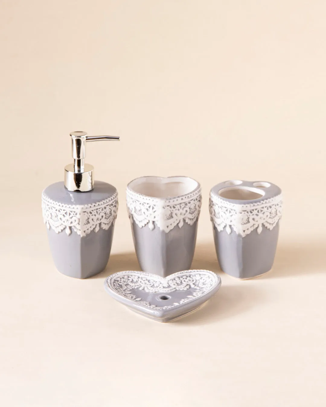 Romantic Lace Heart 4-Piece Bath Set