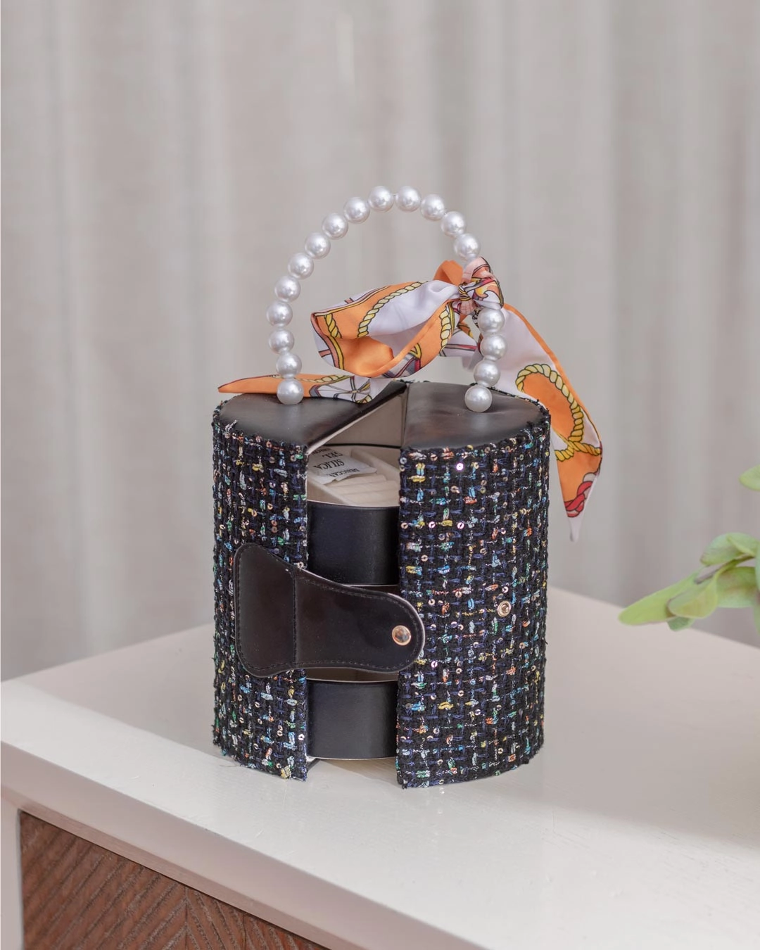 Round Jewellery Organizer Box - Black