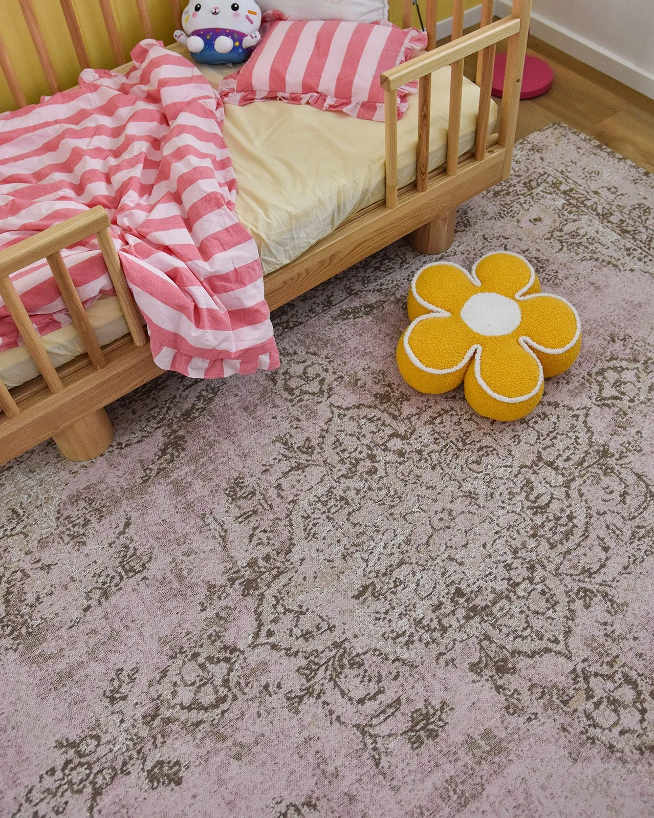 Sahara Turkish Style Pink Distressed Medallion Rug