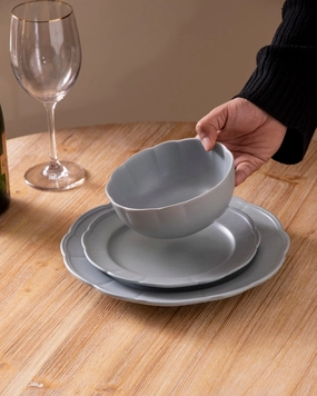 Scalloped Edge Ceramic Bowlmodern kitchen decor ,kitchen dinner set ,dinnerware 