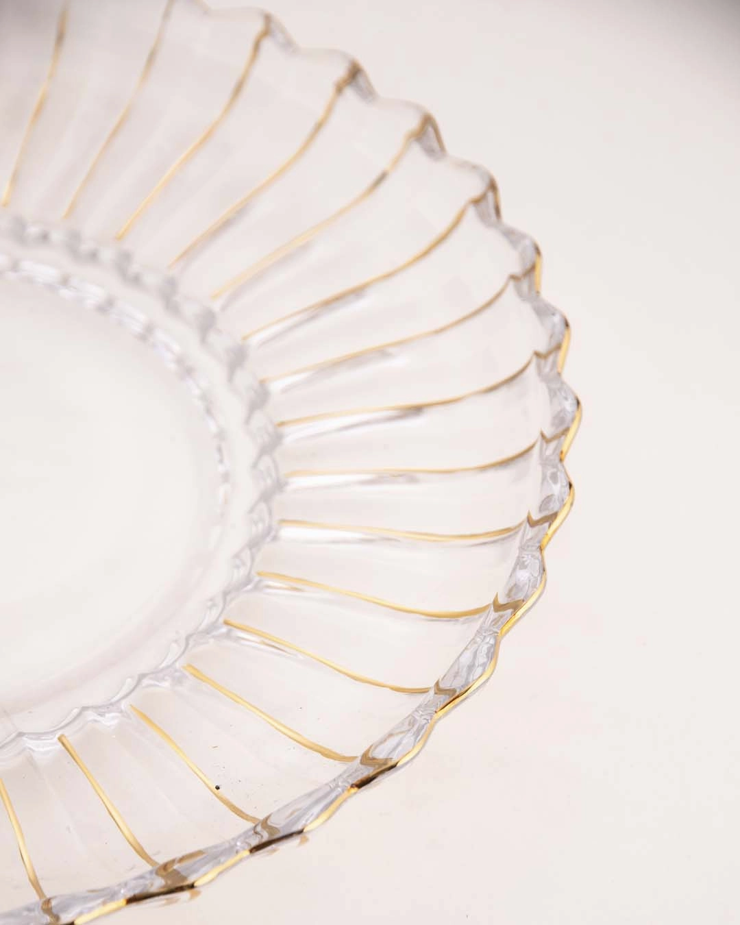 Scalloped Edge Crystal Glass Decorative Plate