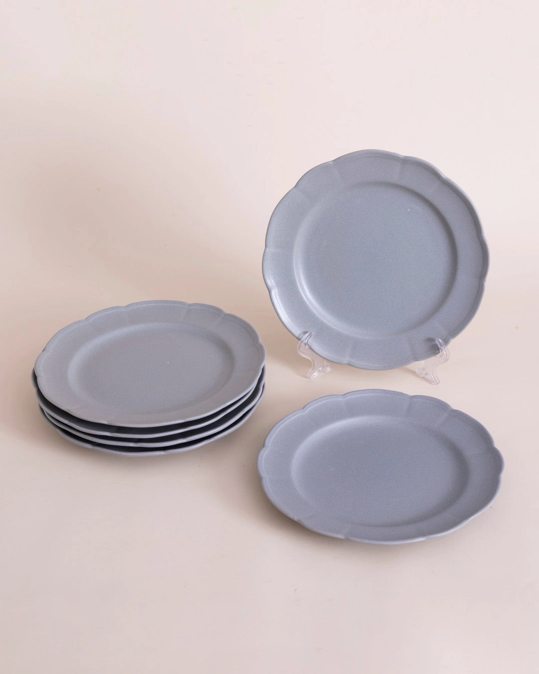 Scalloped Edge Dinner Plate