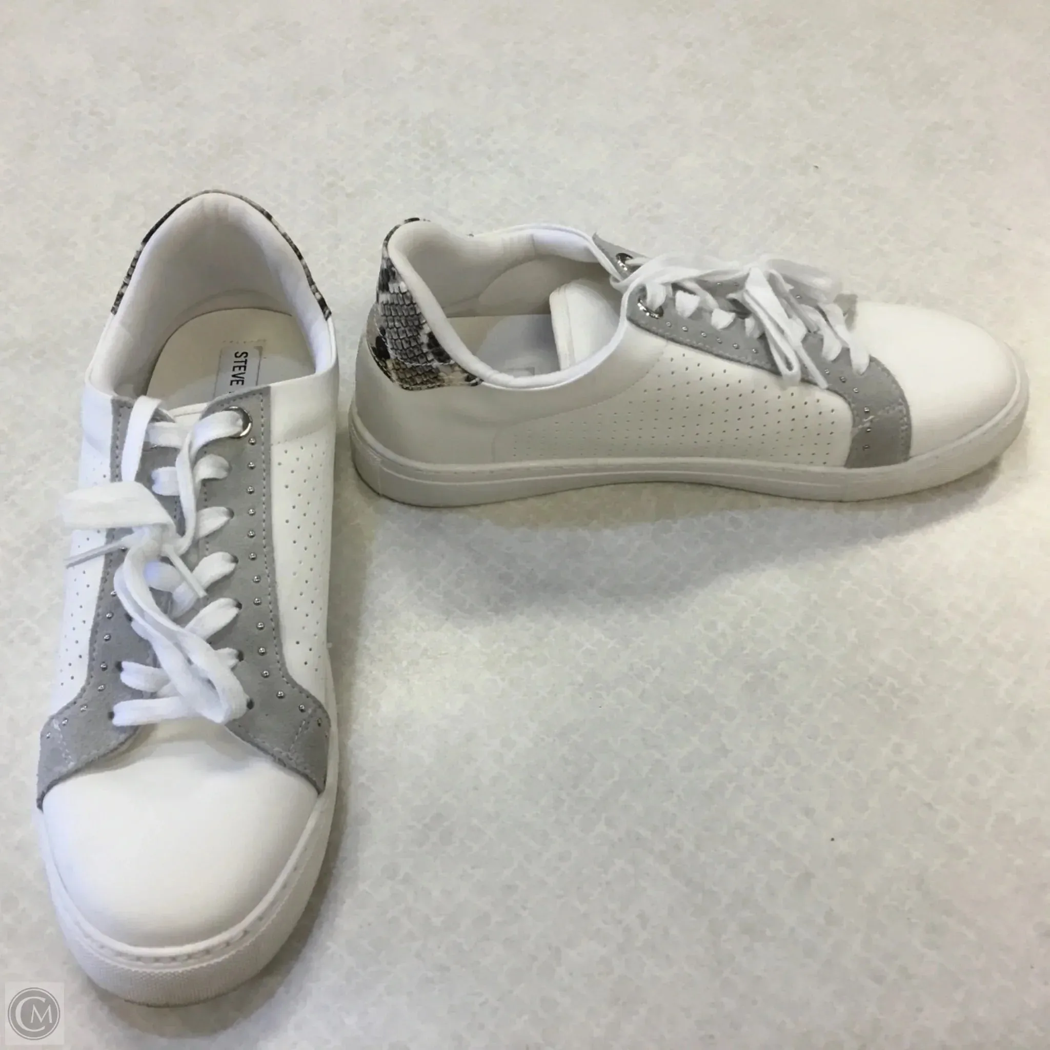 Shoes Athletic By Steve Madden In White, Size: 10 steve madden
