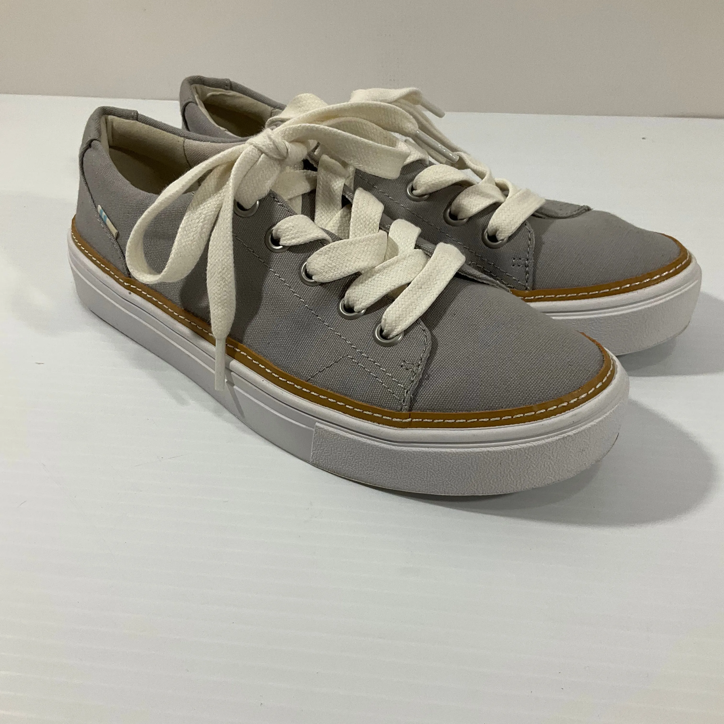 Shoes Athletic By Toms In Grey, Size: 7.5 toms