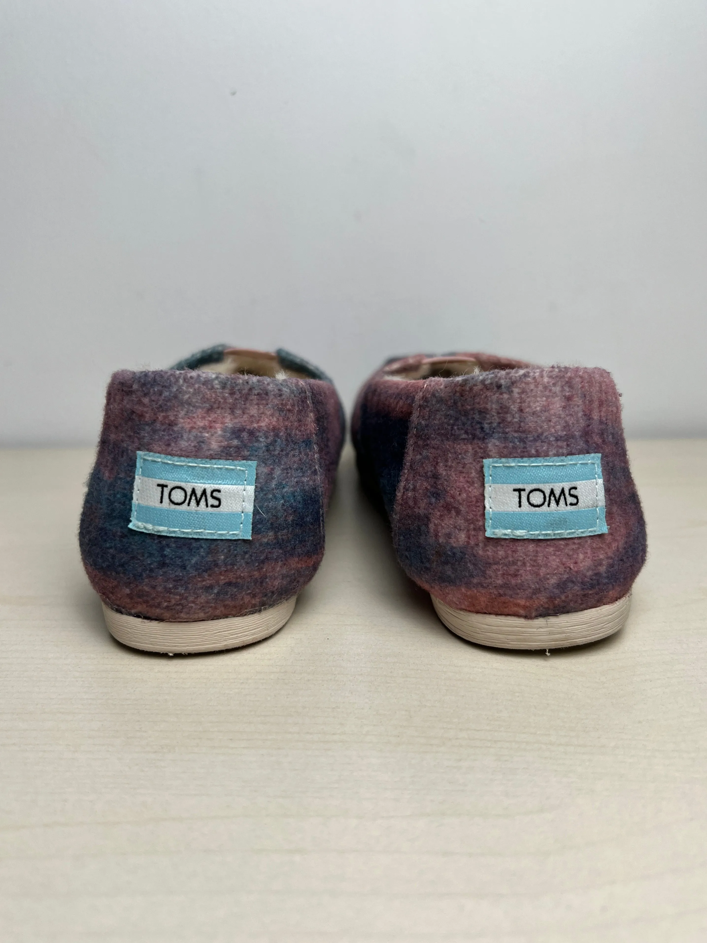 Shoes Flats By Toms In Blue & Pink, Size: 6 toms
