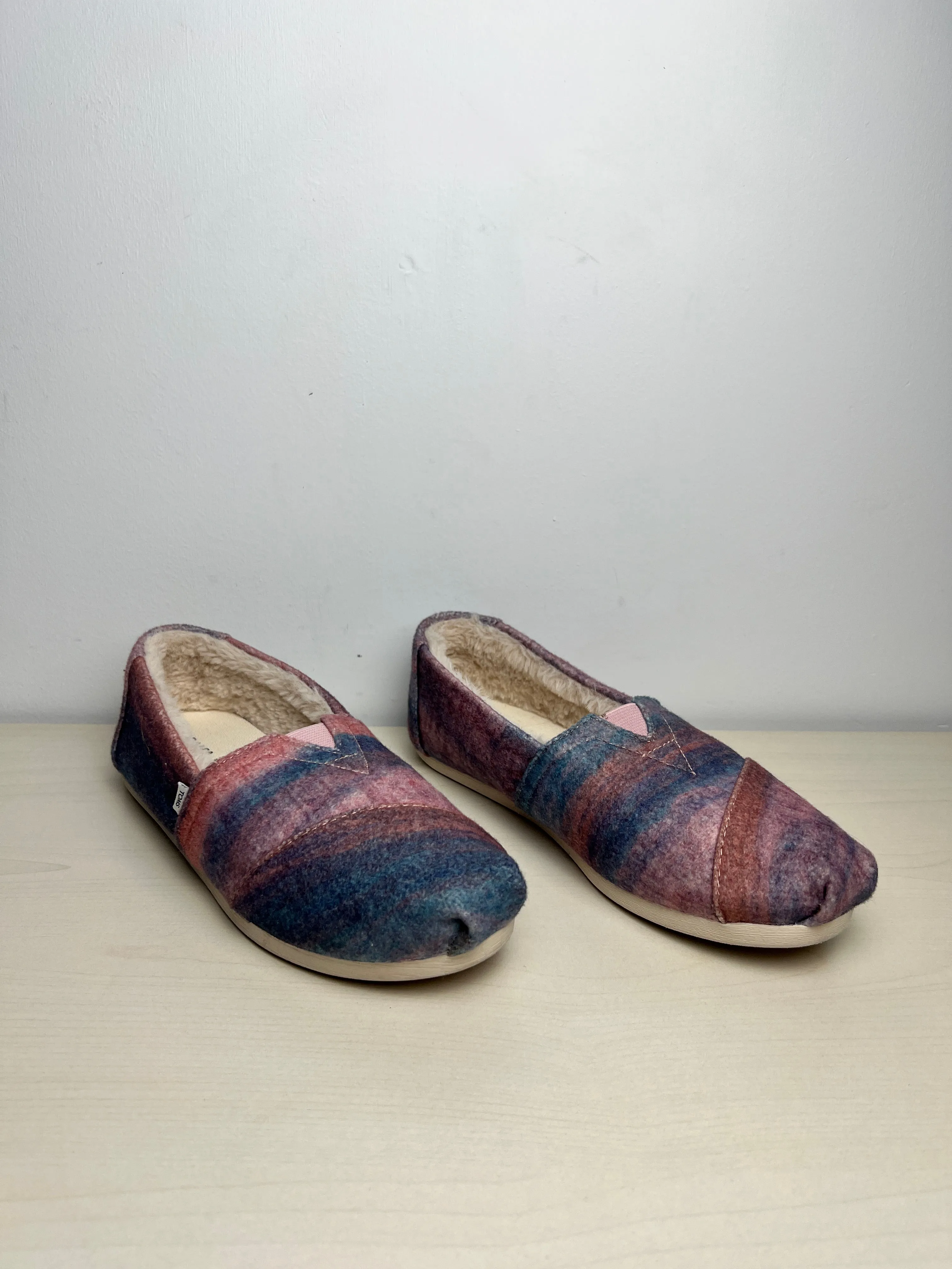 Shoes Flats By Toms In Blue & Pink, Size: 6 toms