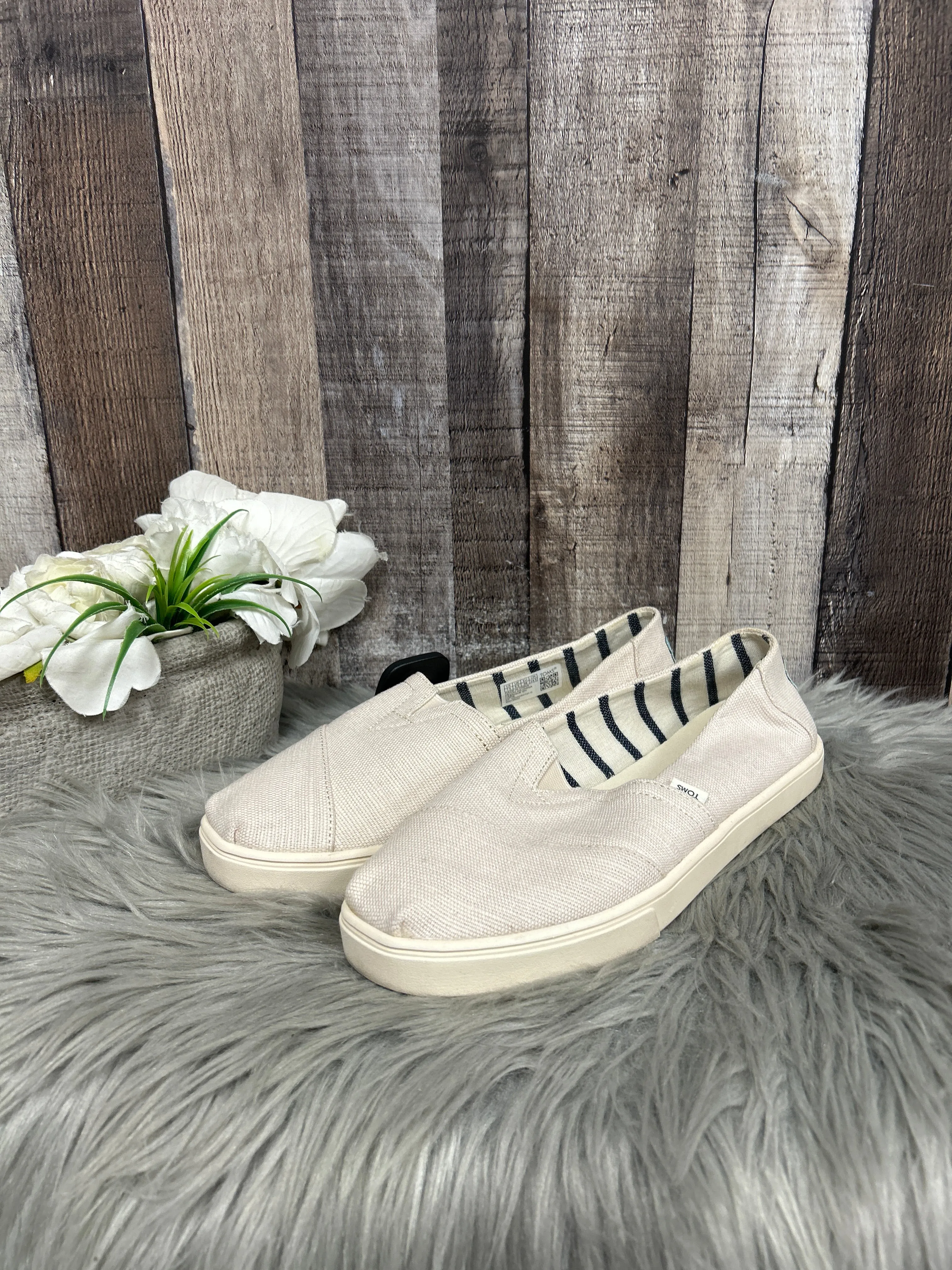 Shoes Flats By Toms In Ivory, Size: 7.5 toms
