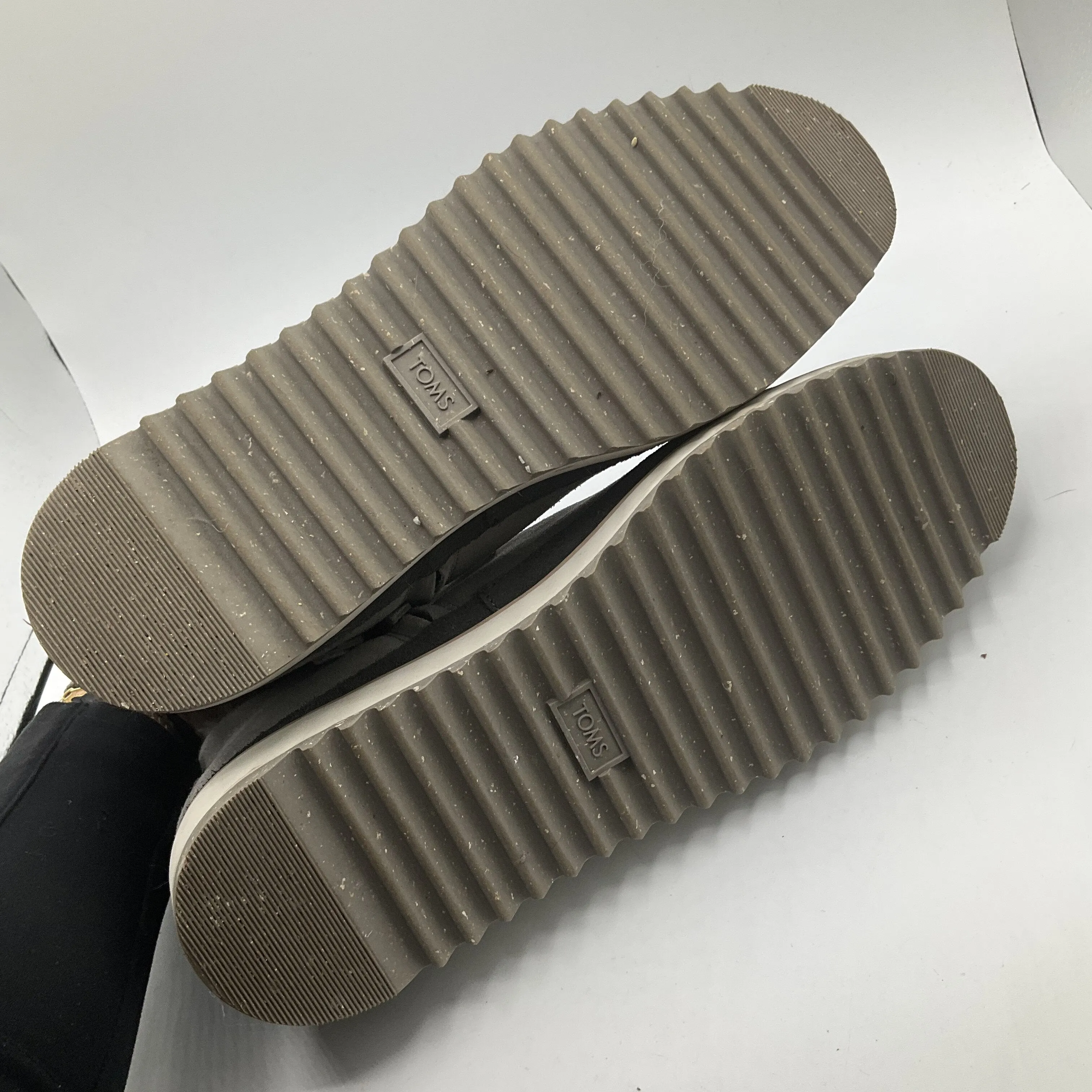 Shoes Flats By Toms  Size: 9.5 toms