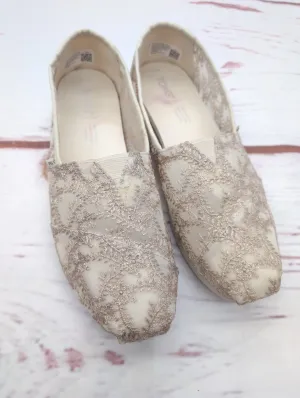 Shoes Flats Mule & Slide By Toms In Gold, Size: 8.5 toms