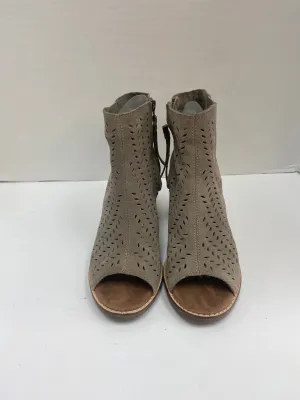Shoes Heels Block By Toms In Beige, Size: 7 toms