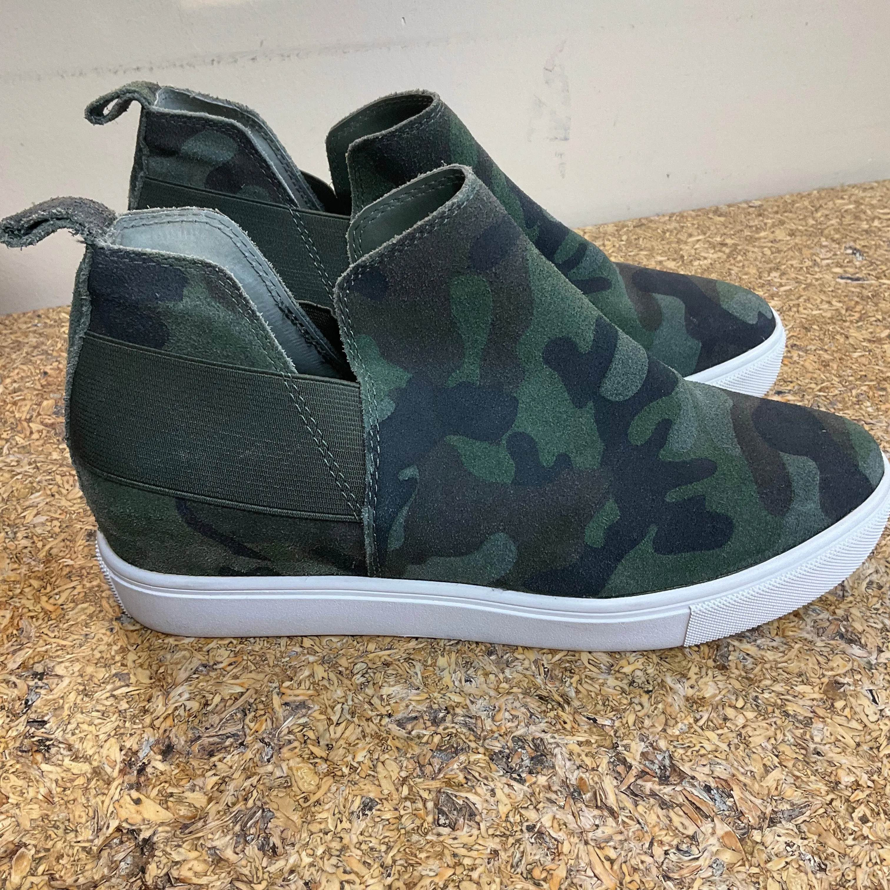 Shoes Heels Platform By Steve Madden In Camouflage Print, Size: 9.5 steve madden