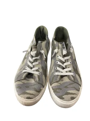 Shoes Sneakers By Steve Madden In Camouflage Print, Size: 8 steve madden