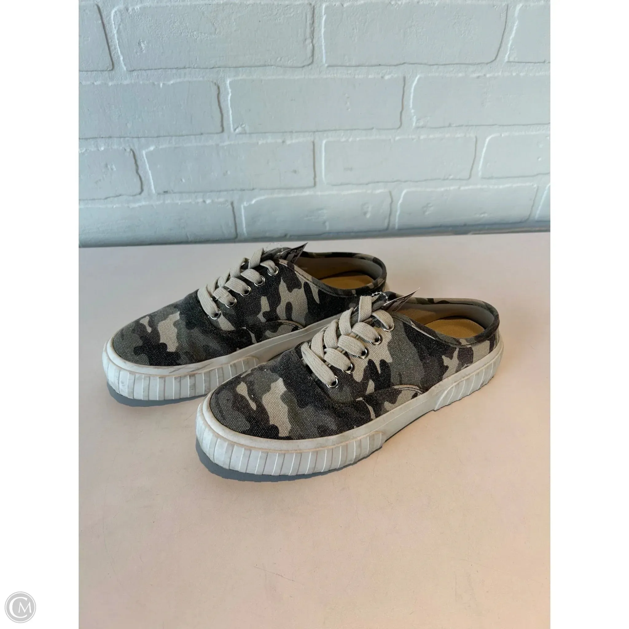 Shoes Sneakers By Steve Madden In Camouflage Print, Size: 8 steve madden