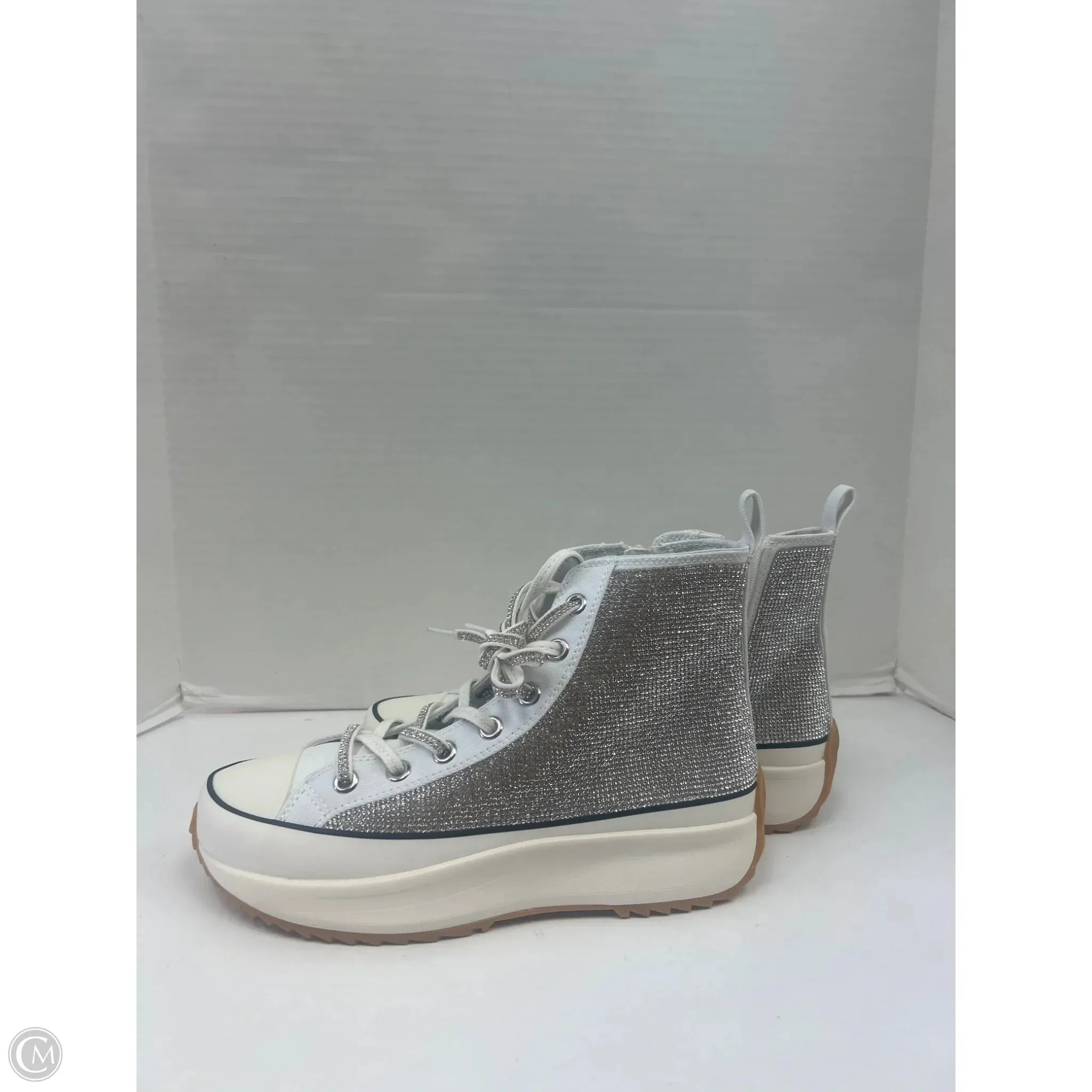 Shoes Sneakers By Steve Madden In White, Size: 10