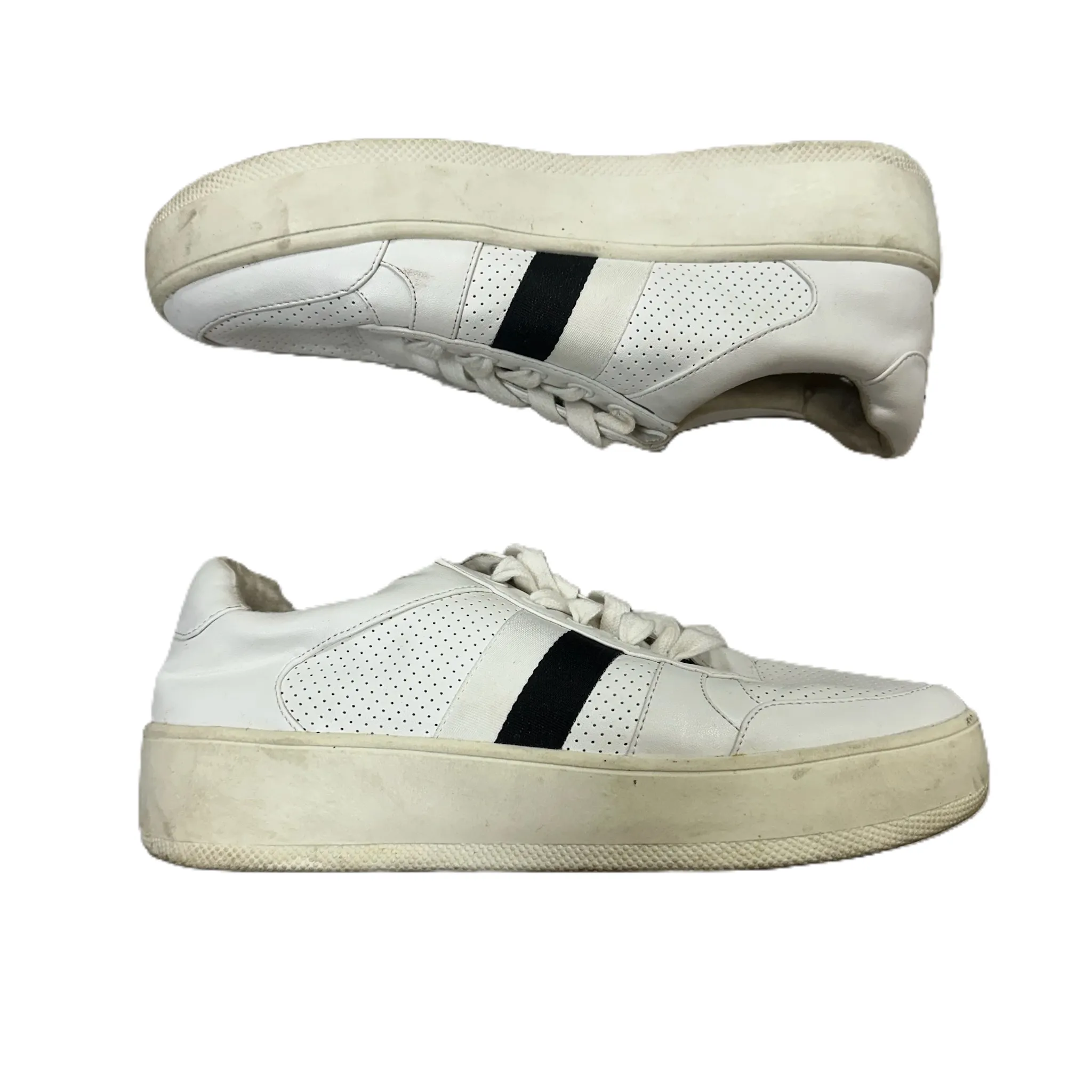 Shoes Sneakers By Steve Madden In White, Size: 9 steve madden