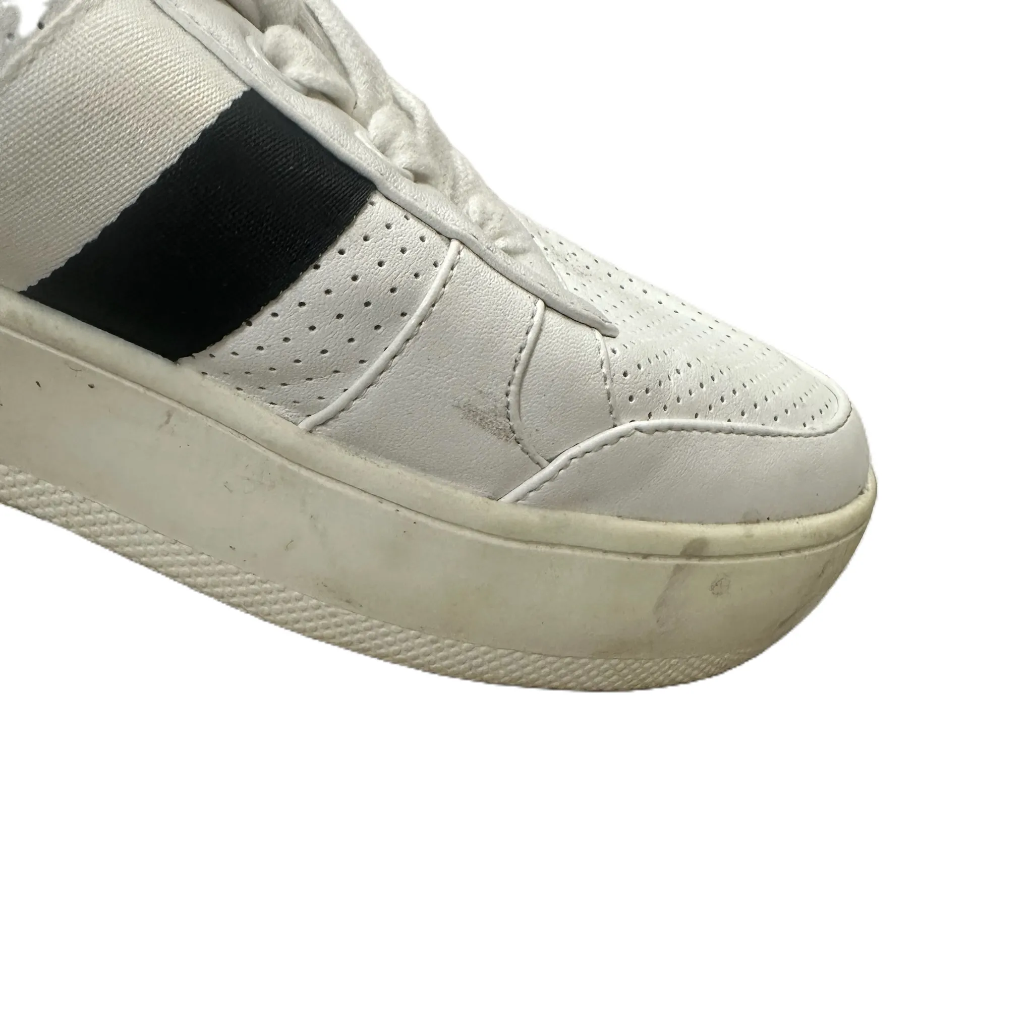 Shoes Sneakers By Steve Madden In White, Size: 9 steve madden