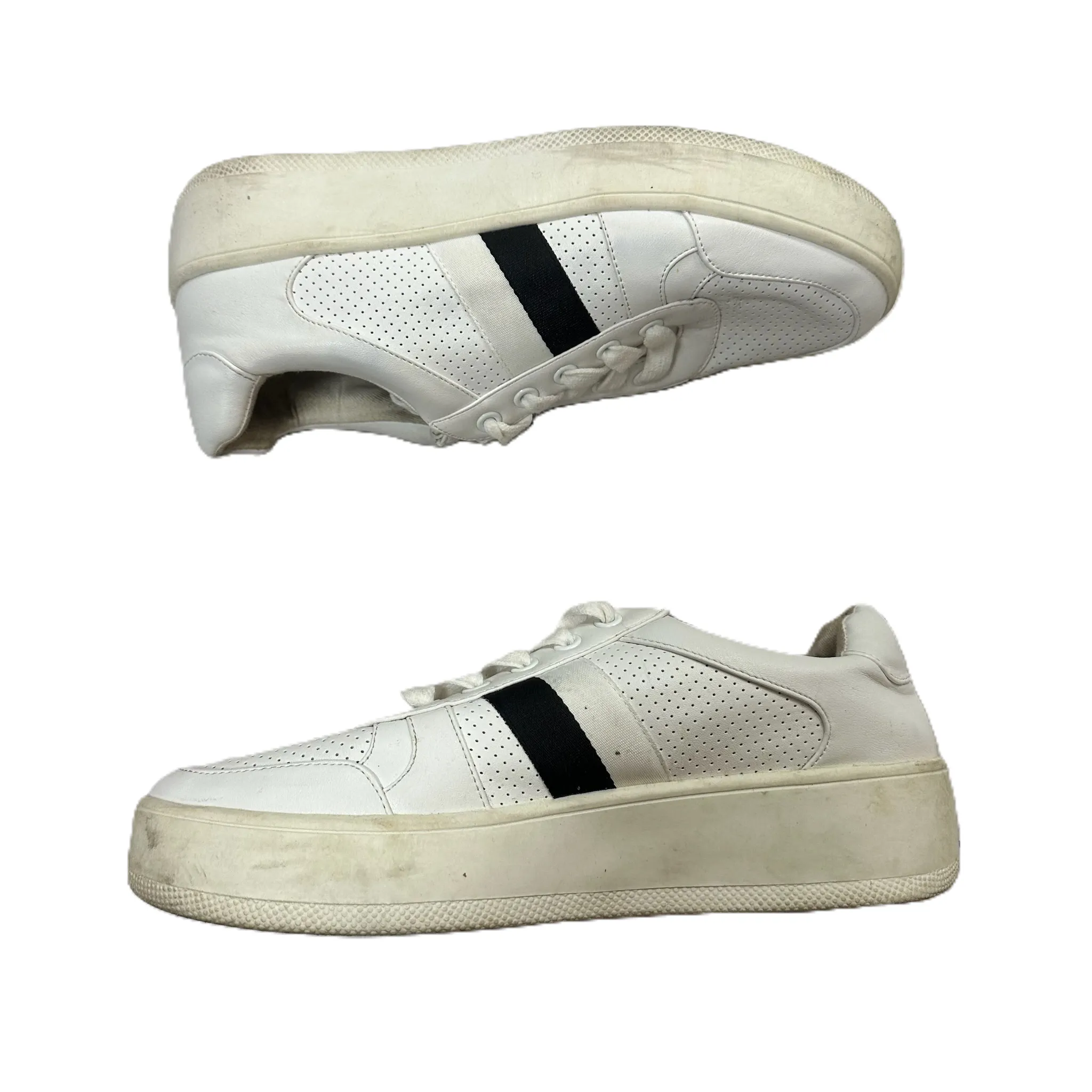Shoes Sneakers By Steve Madden In White, Size: 9 steve madden