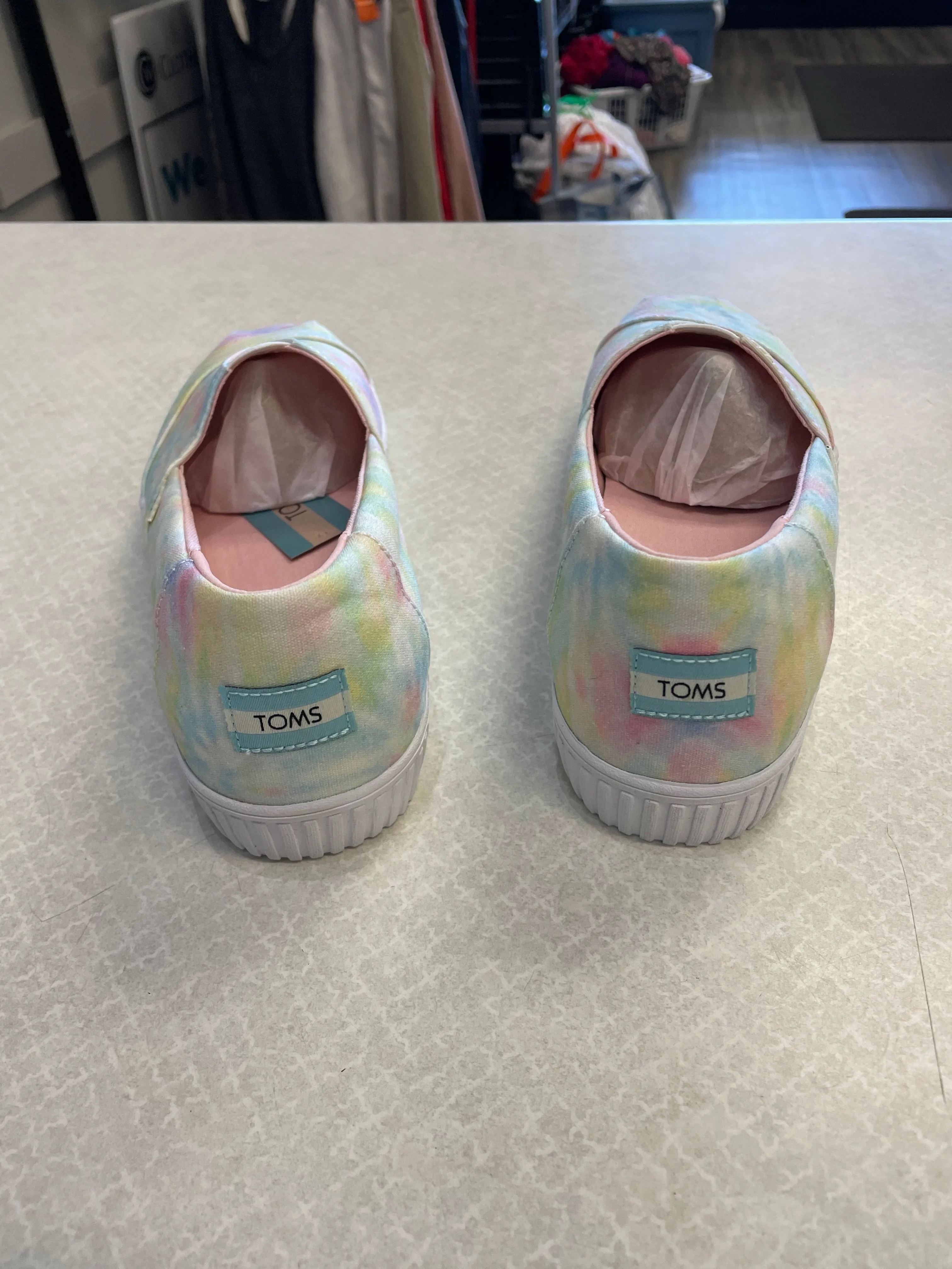 Shoes Sneakers By Toms In Tie Dye Print, Size: 10 toms