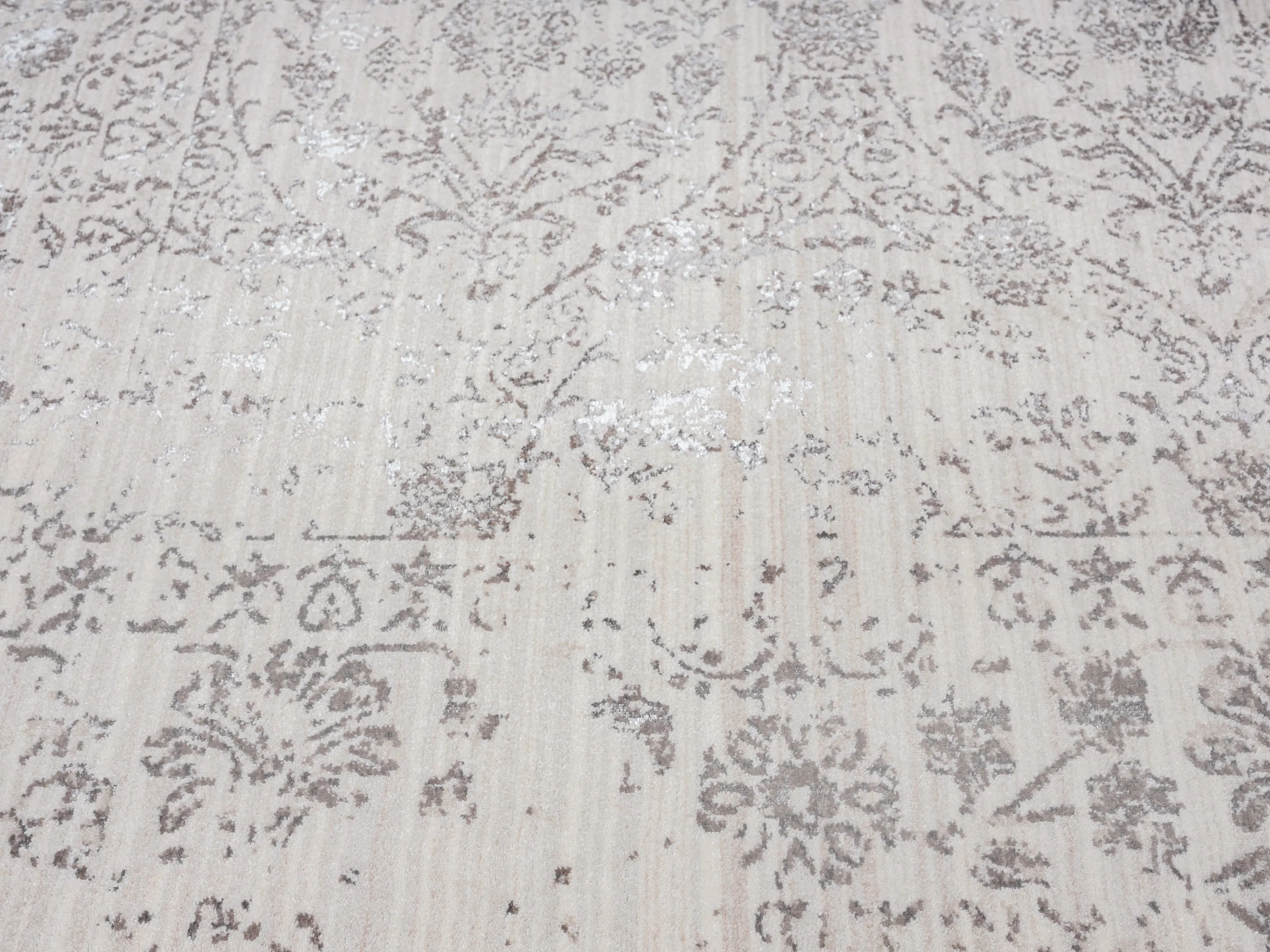 Simran Cream Brown And Silver Traditional Floral Rug *NO RETURNS UNLESS FAULTY