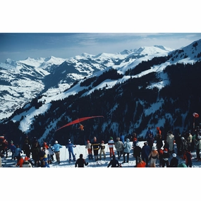 Slim Aarons "Hang Gliding" Photographnordic style wall decor