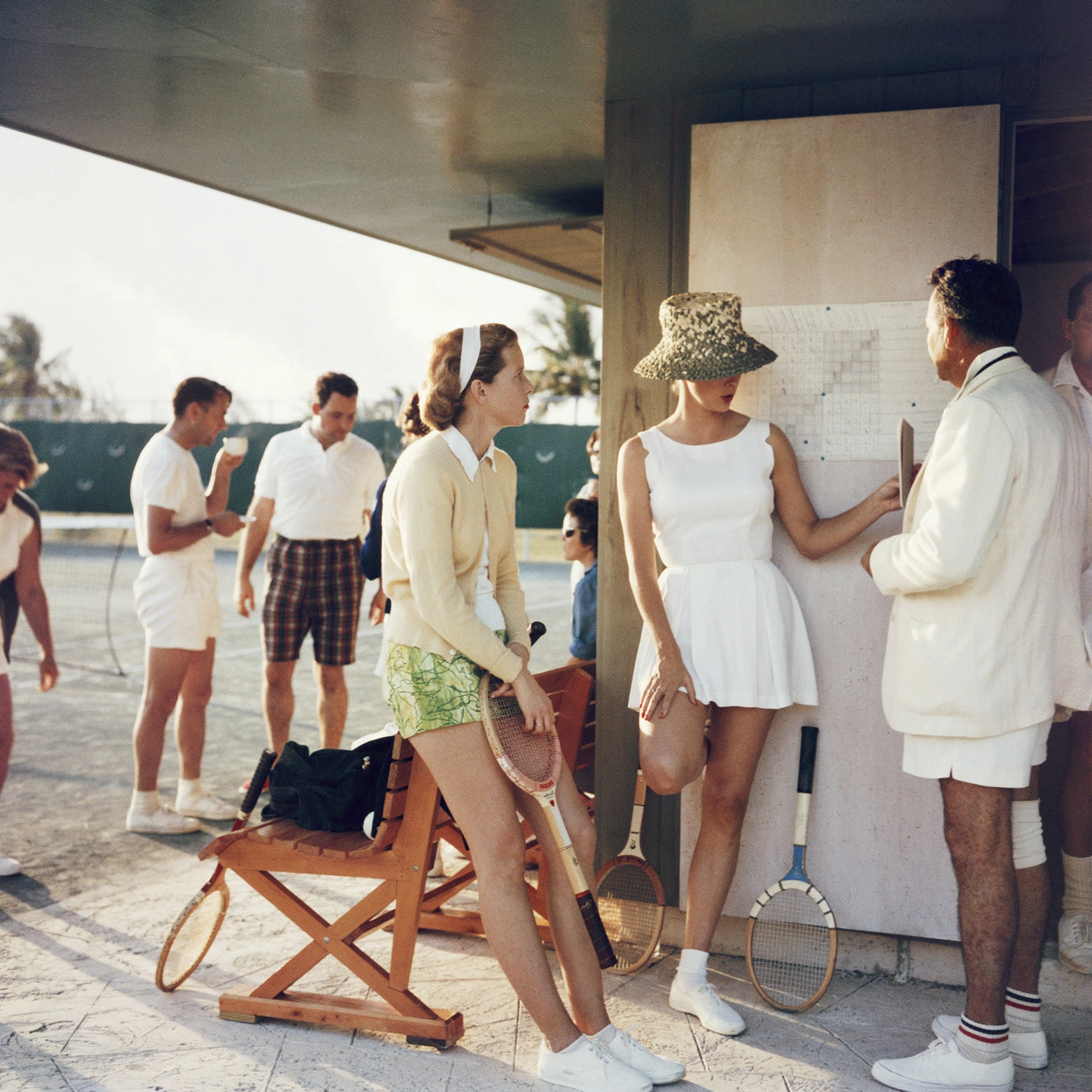 Slim Aarons "Tennis in The Bahamas" Photographnordic style wall decor