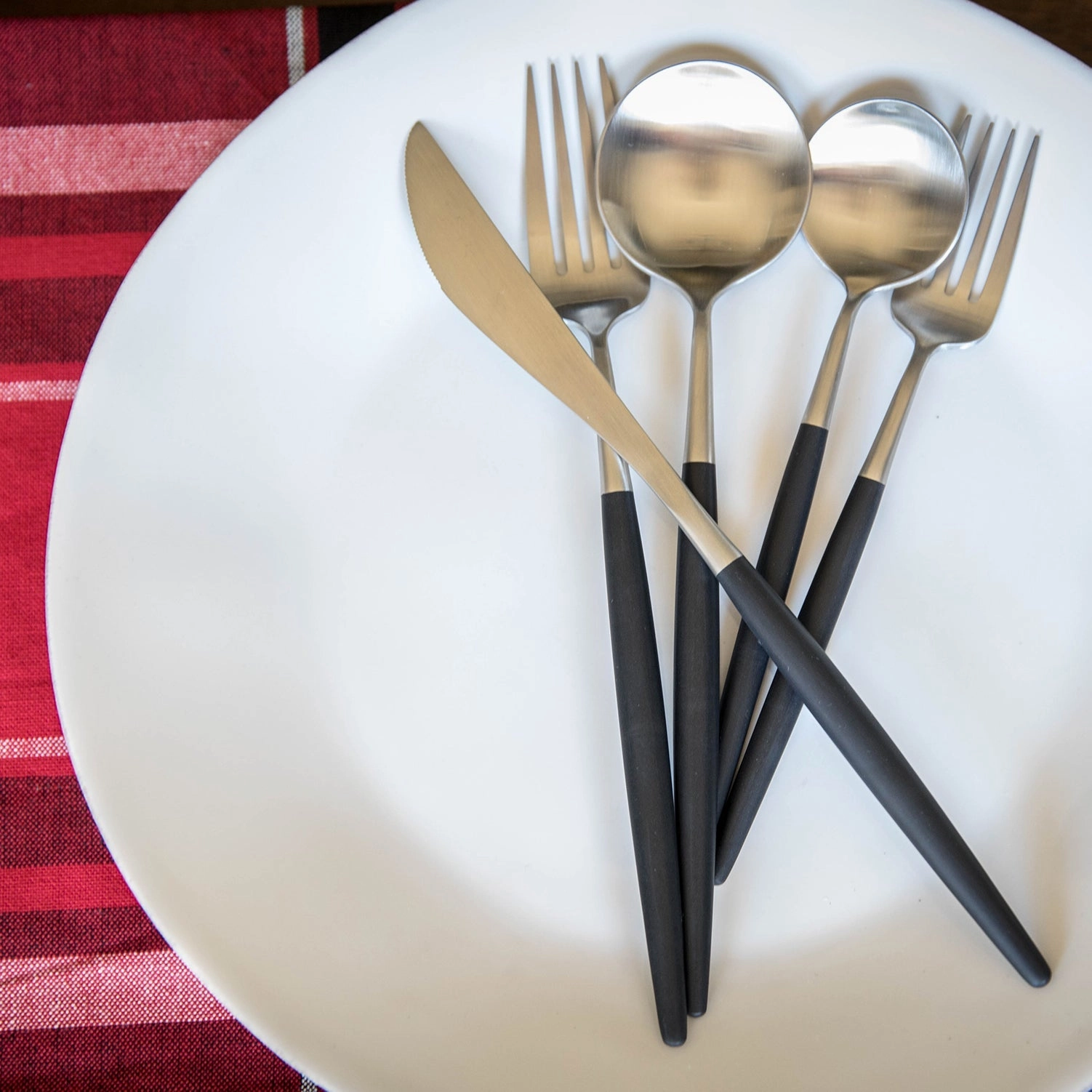 Sojourn Black Satin Pom 20 Piece Flatware Set