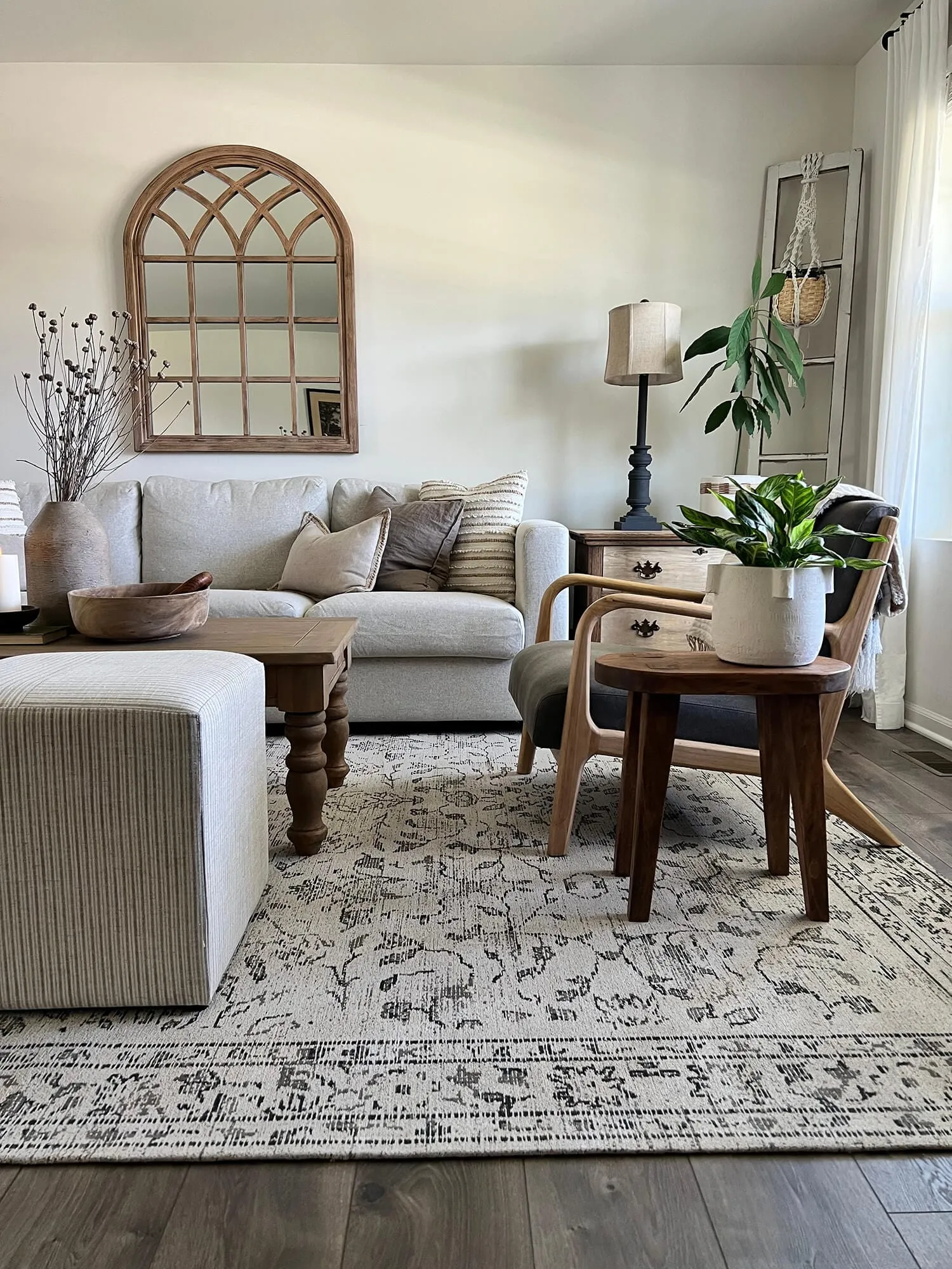 Sonia Beige and Grey Floral Pattern Rug *NO RETURNS UNLESS FAULTY