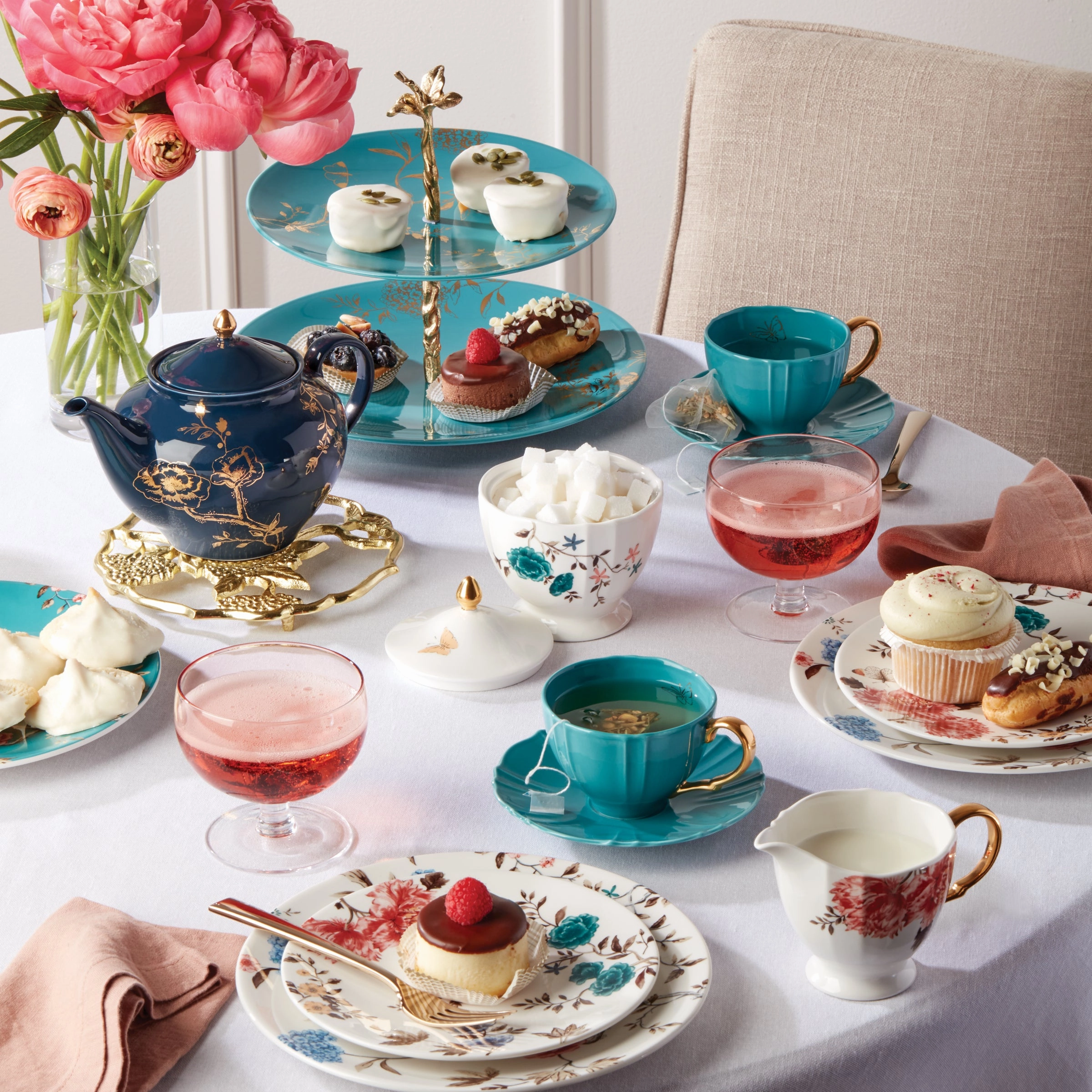 Sprig & Vine Teacup & Saucer - White