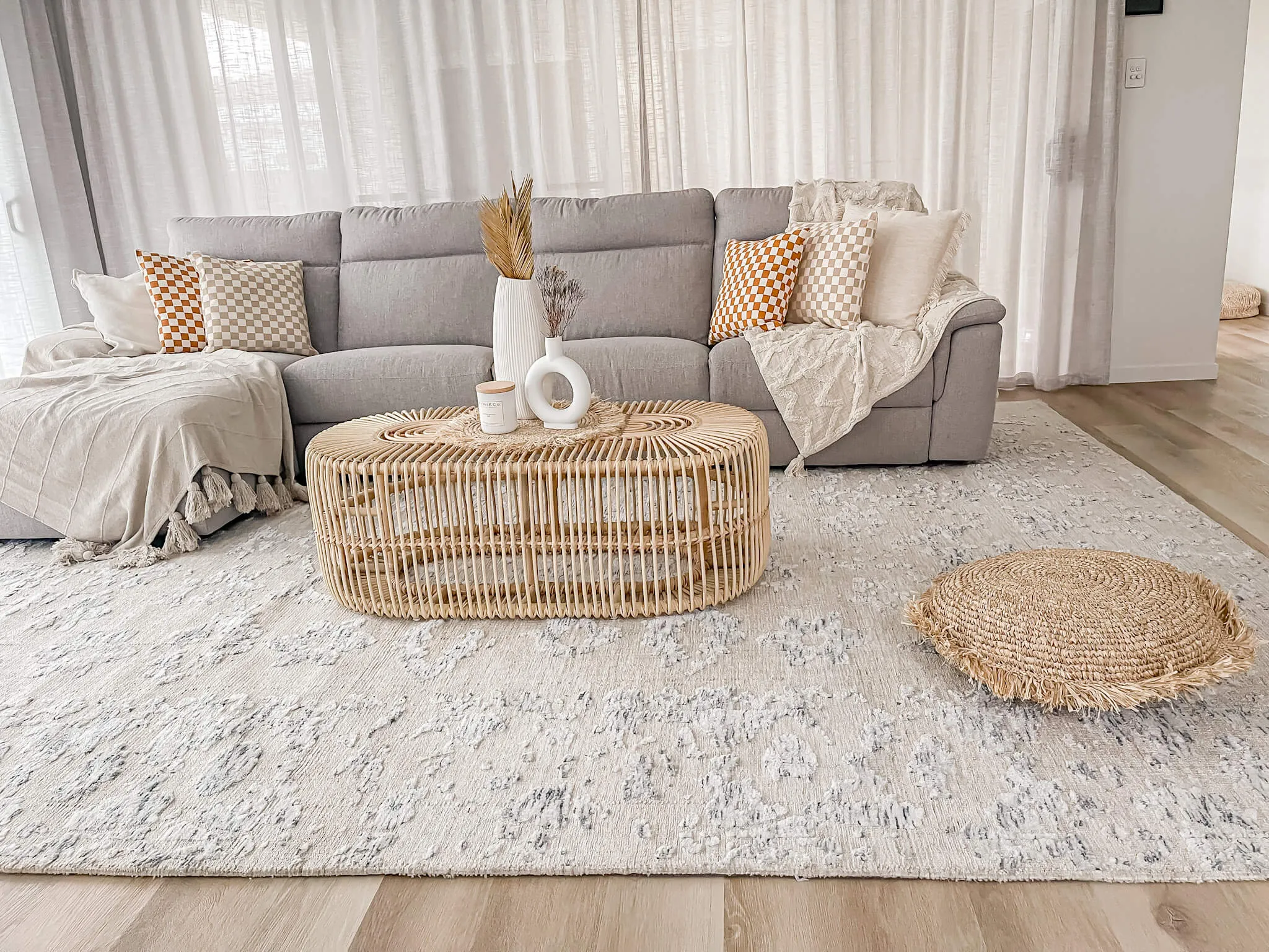 Sylvie Blue and Ivory Floral Transitional Rug *NO RETURNS UNLESS FAULTY