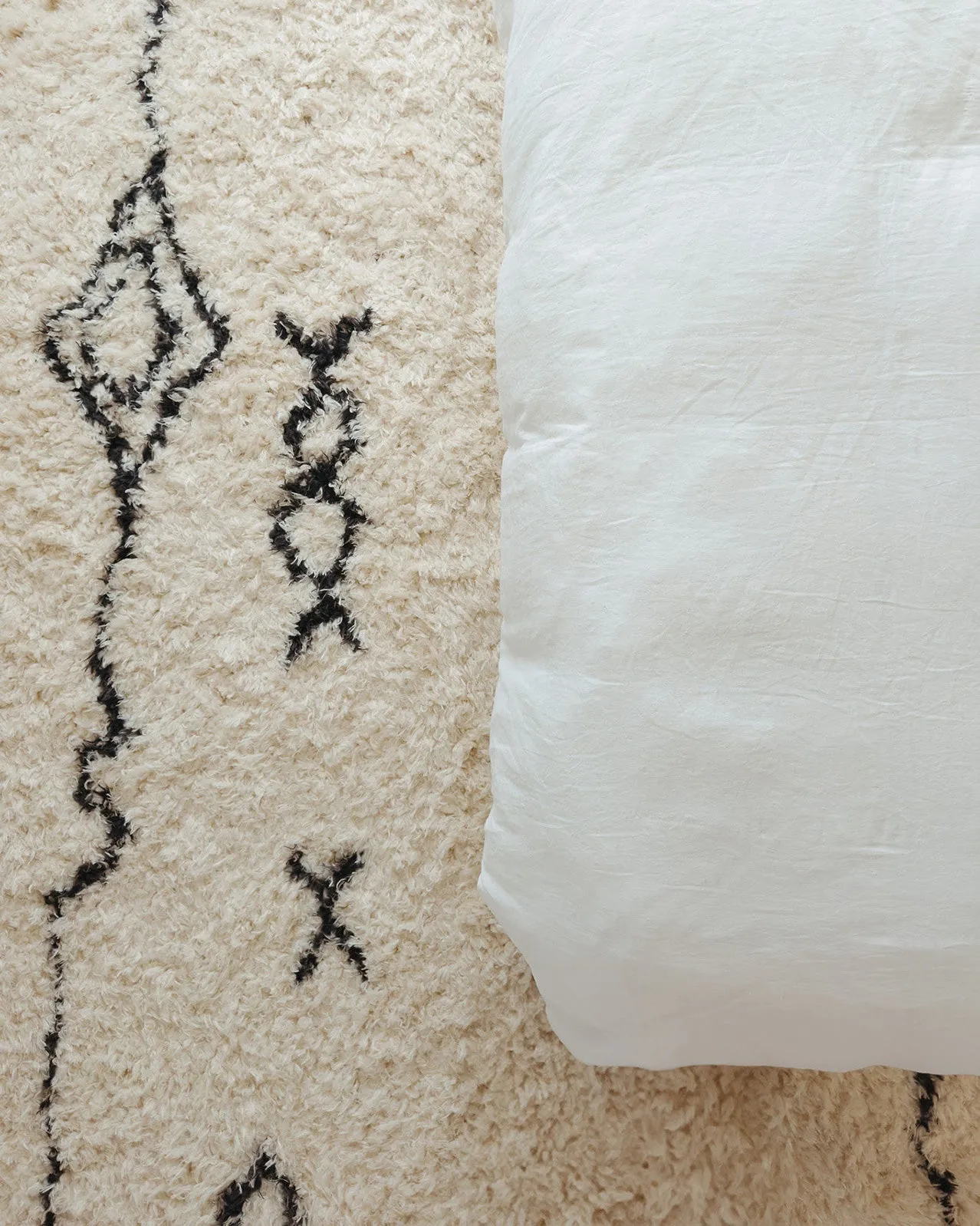 Tabitha Cream & Black Tribal Shag Rug *NO RETURNS UNLESS FAULTY