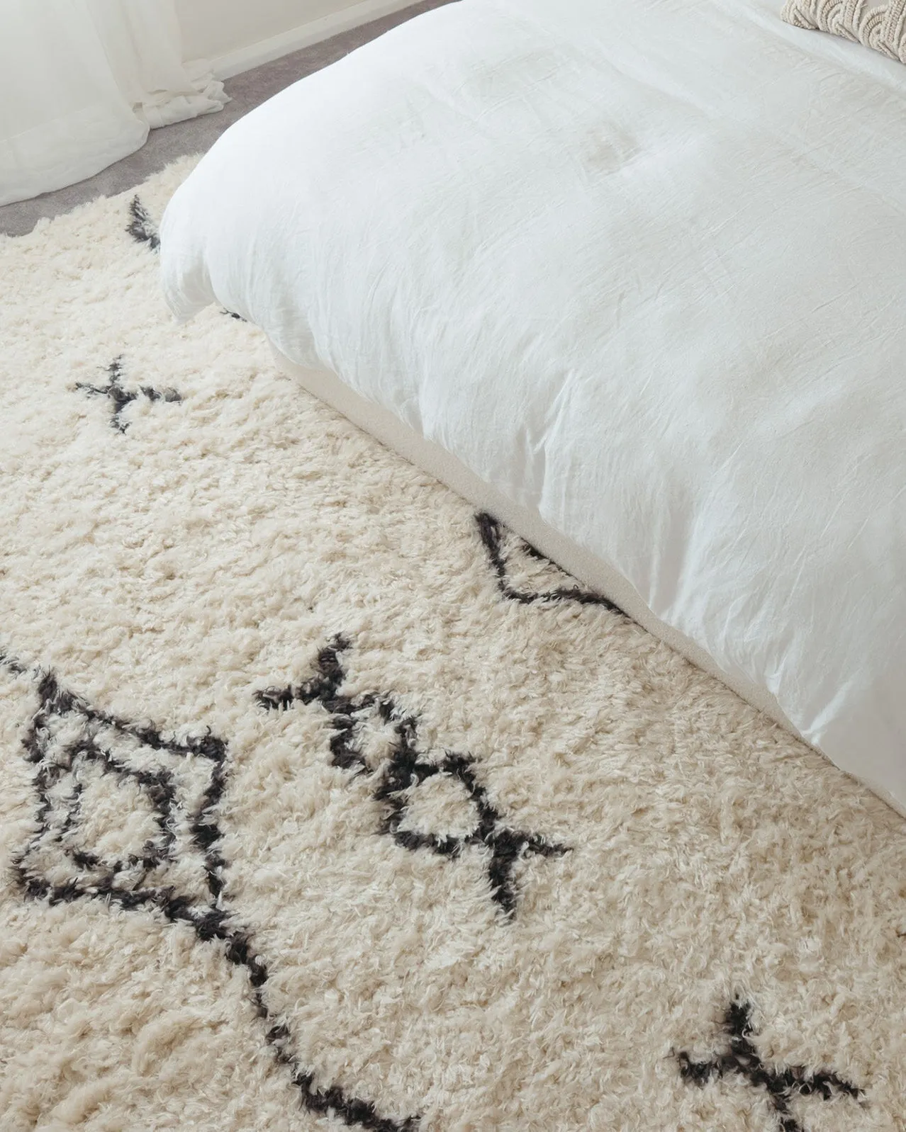 Tabitha Cream & Black Tribal Shag Rug *NO RETURNS UNLESS FAULTY